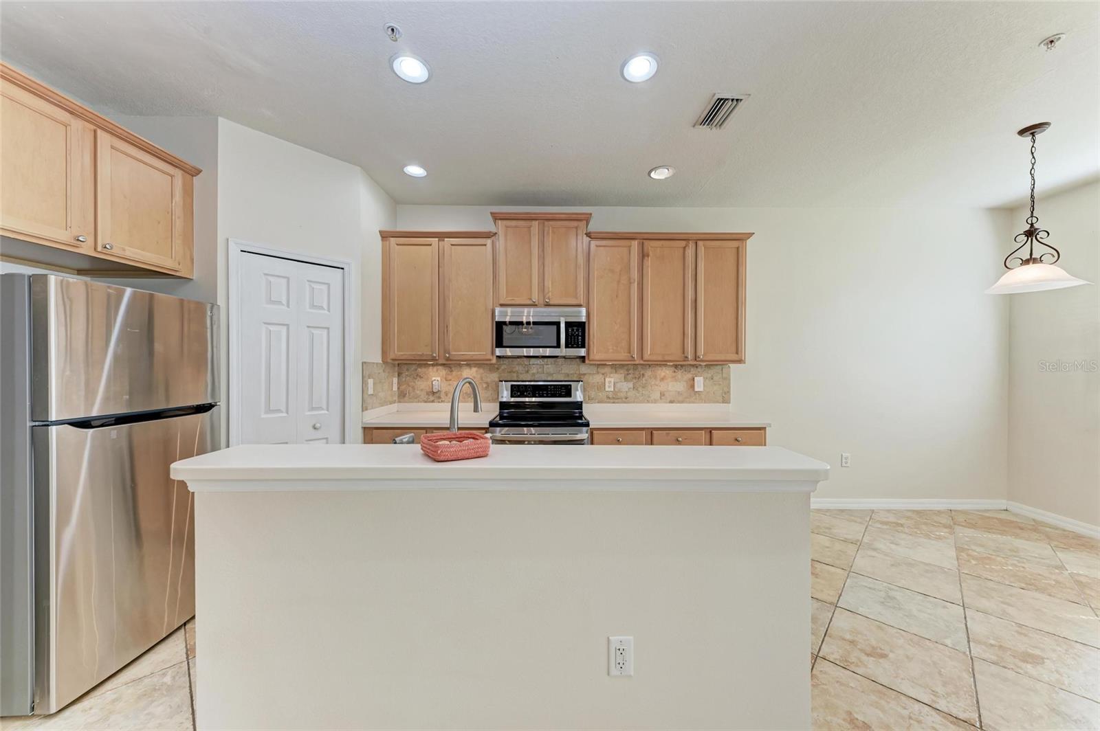 Image 10 of 39 For 4309 Via Piedra Circle 6-103