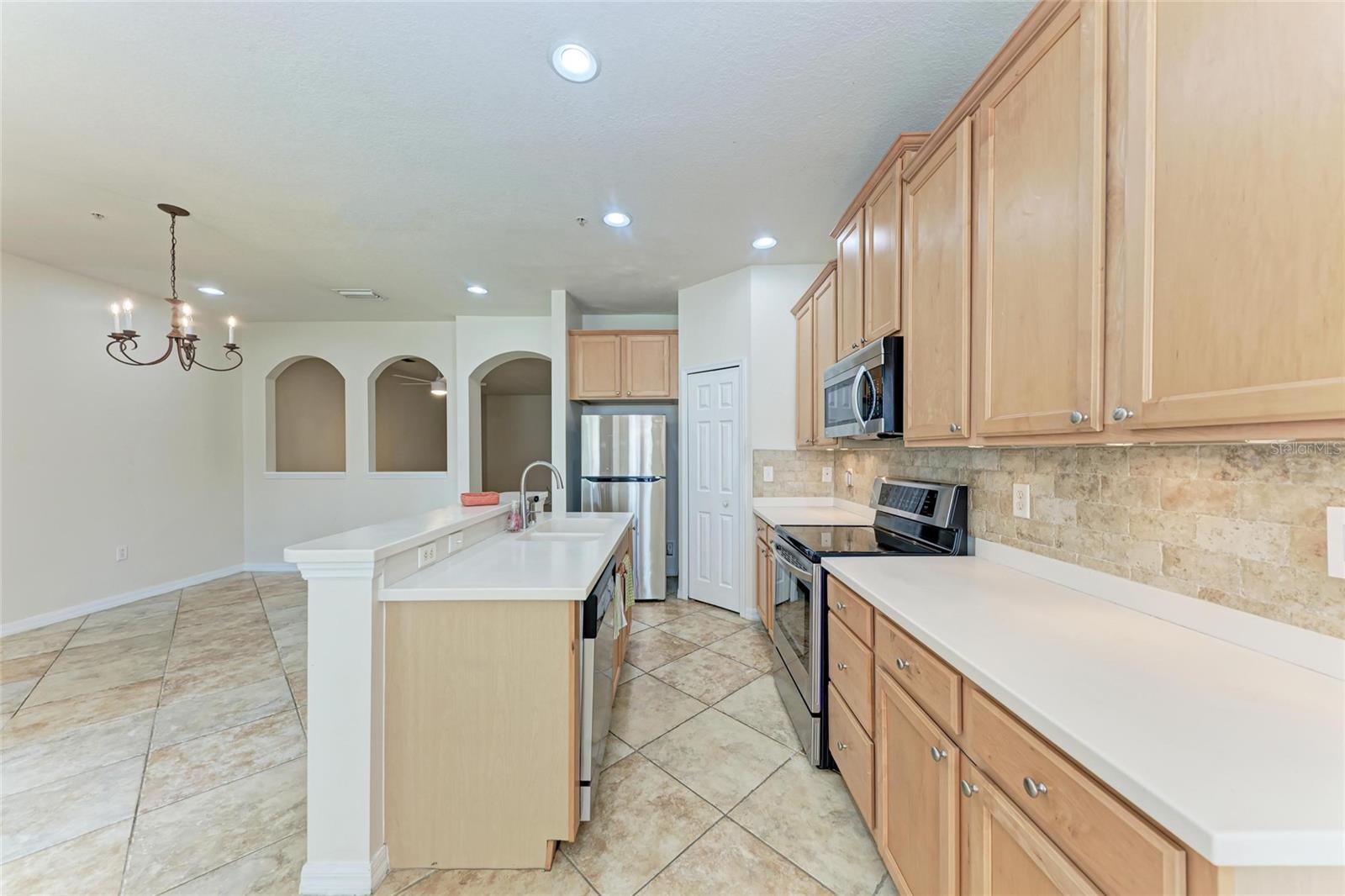 Image 11 of 39 For 4309 Via Piedra Circle 6-103