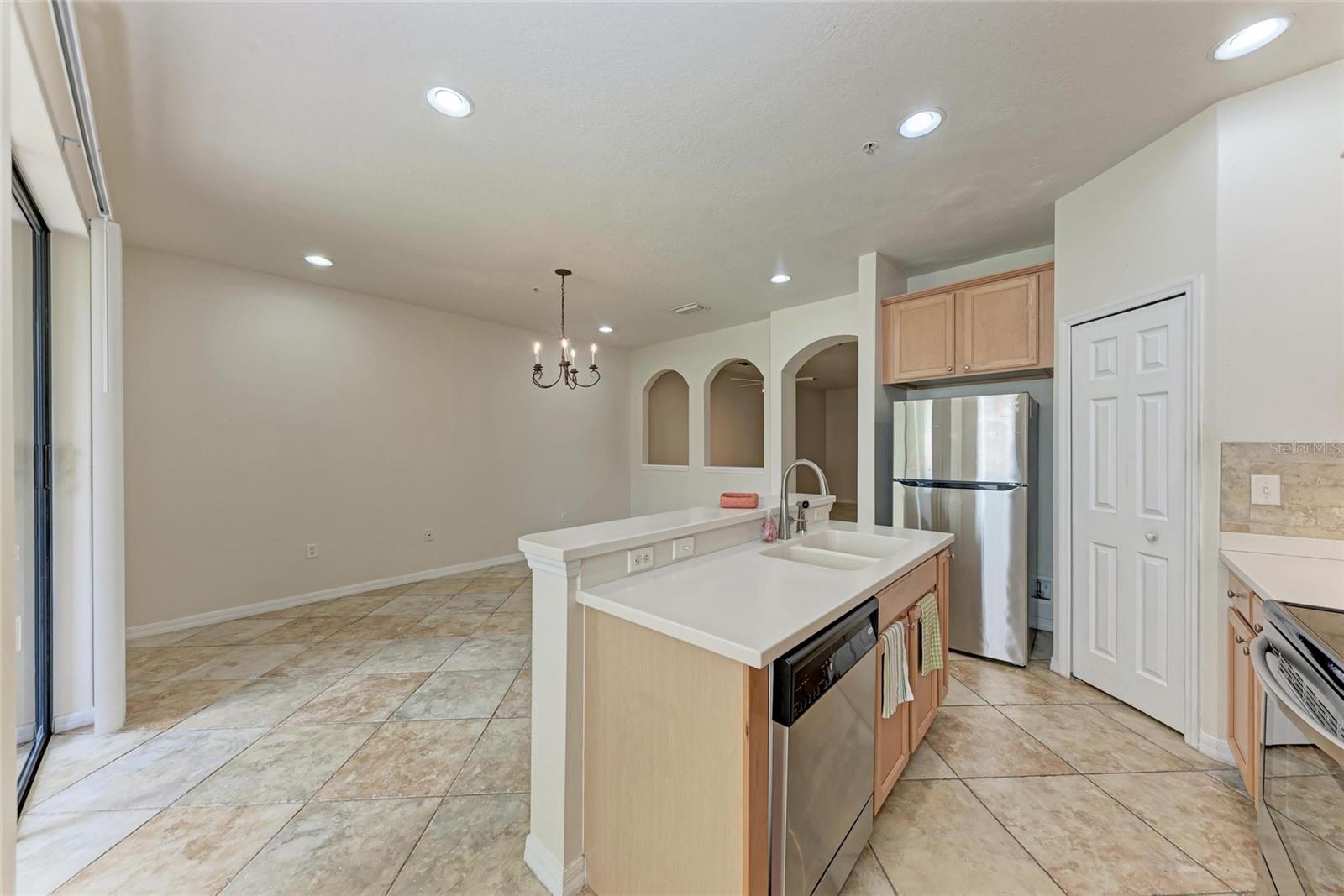 Image 12 of 39 For 4309 Via Piedra Circle 6-103