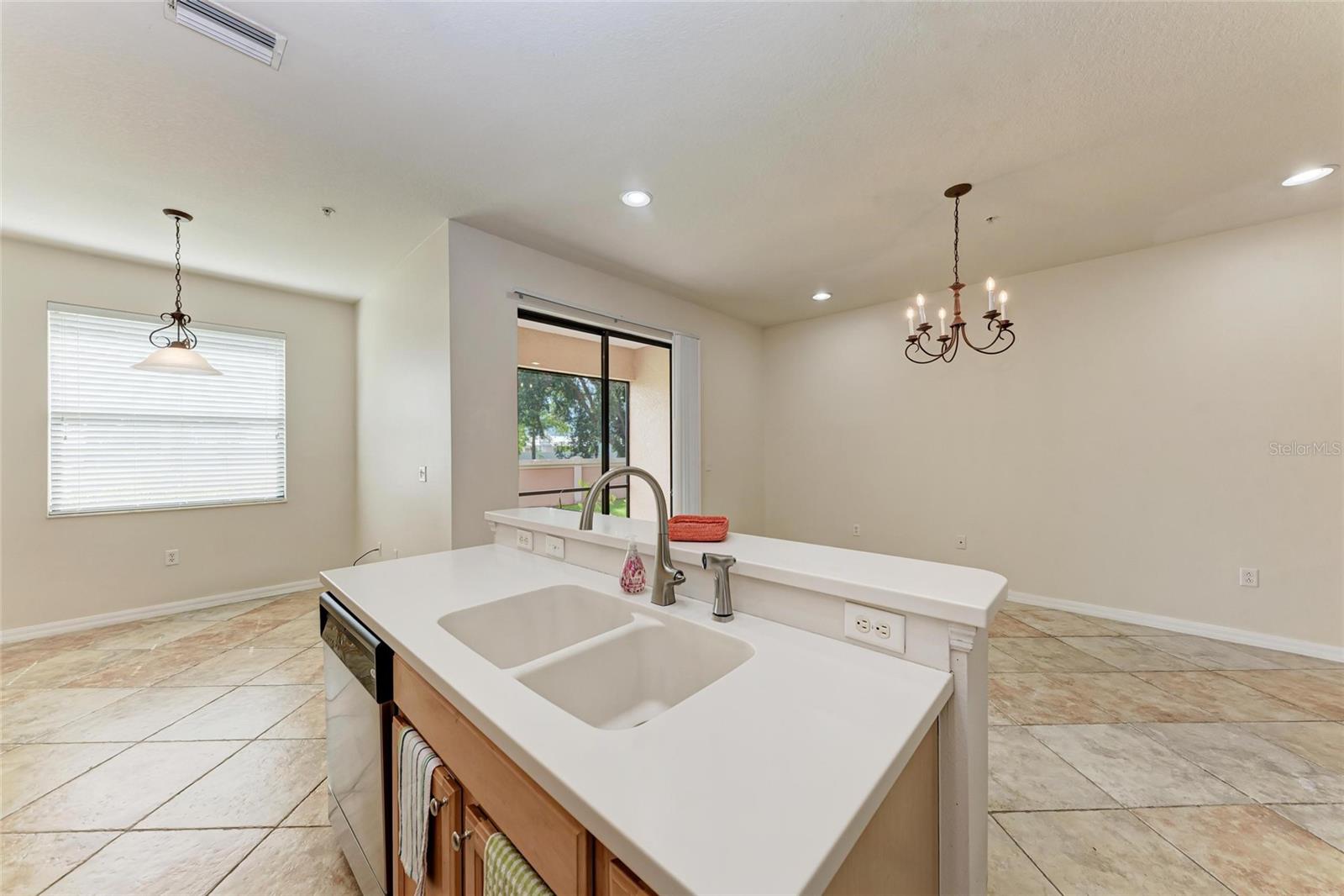 Image 13 of 39 For 4309 Via Piedra Circle 6-103
