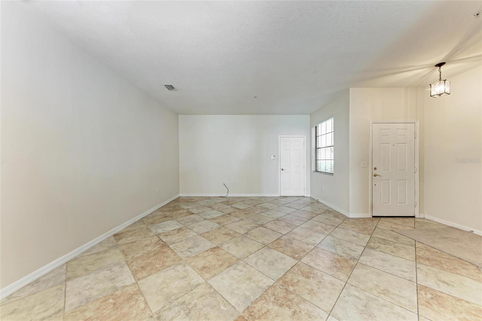 Image 8 of 39 For 4309 Via Piedra Circle 6-103