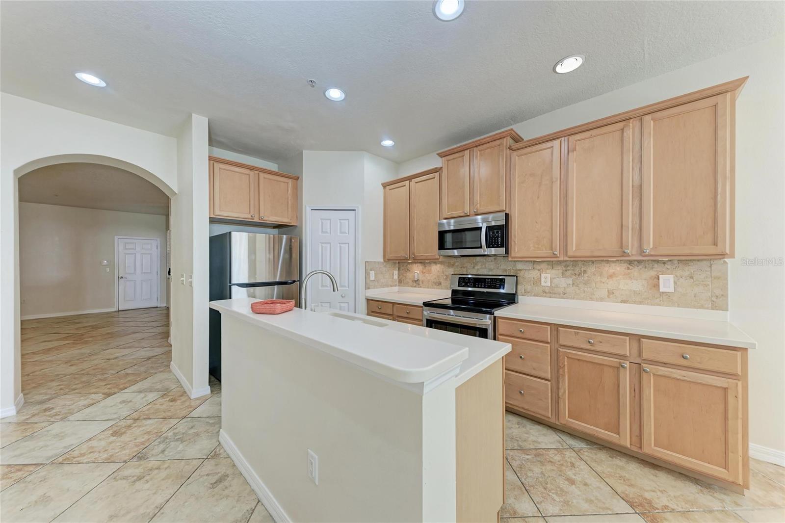 Image 9 of 39 For 4309 Via Piedra Circle 6-103