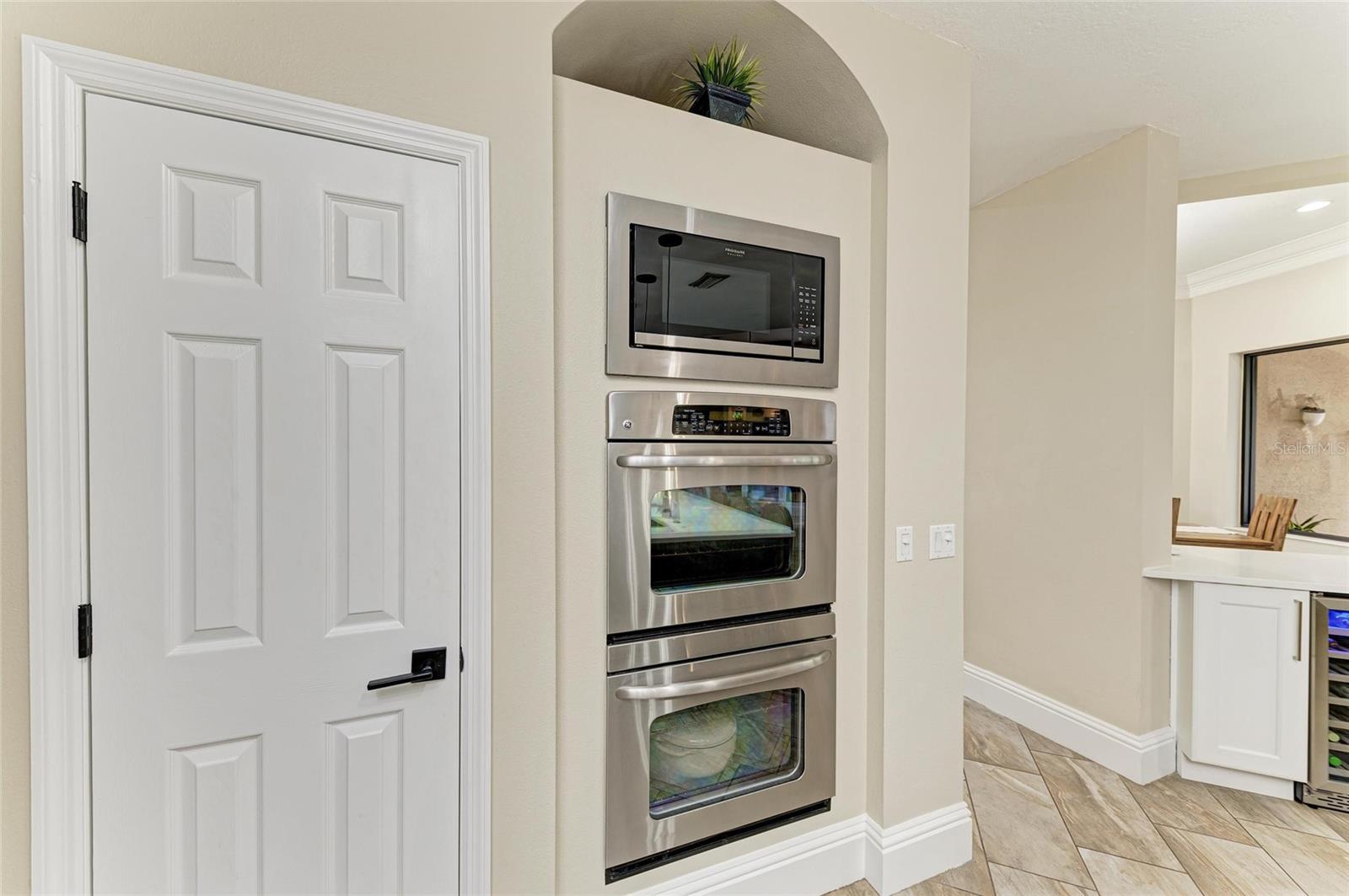 Image 27 of 78 For 6674 Coopers Hawk Court