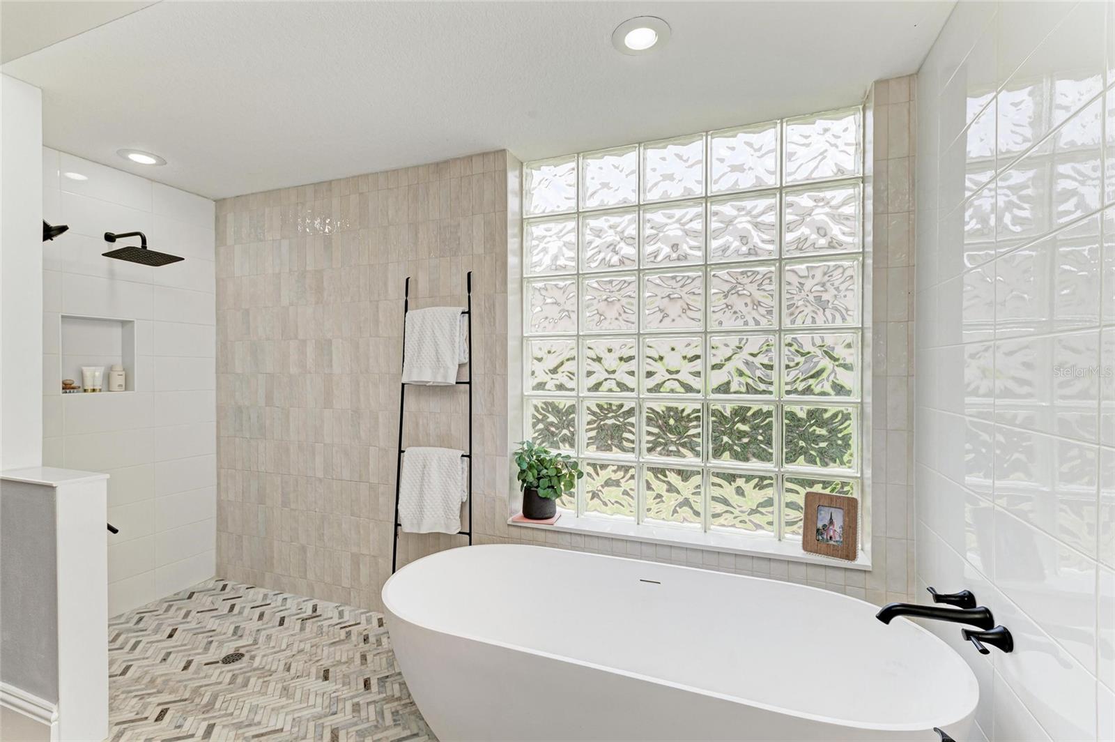 Image 4 of 78 For 6674 Coopers Hawk Court