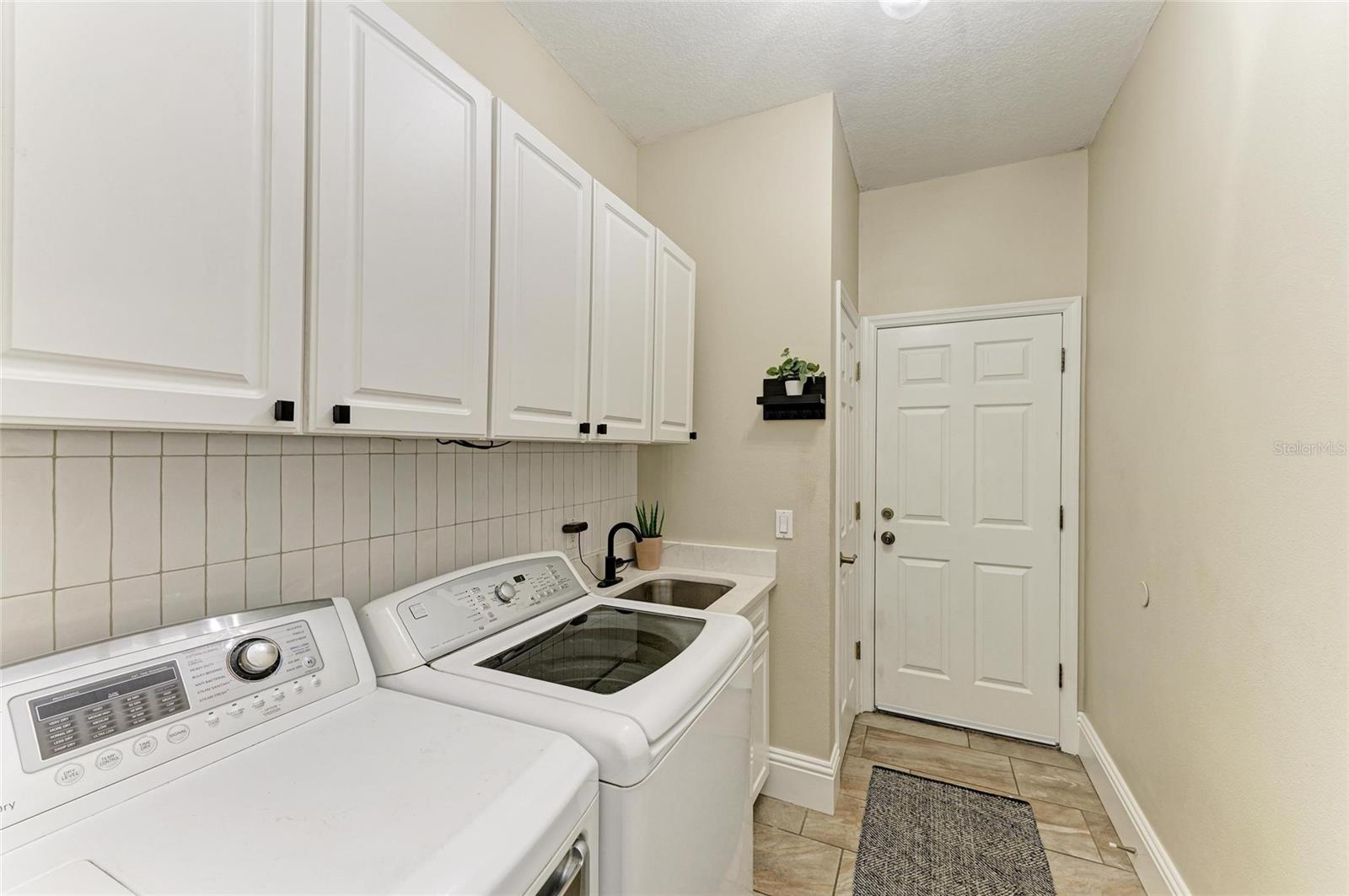 Image 41 of 78 For 6674 Coopers Hawk Court