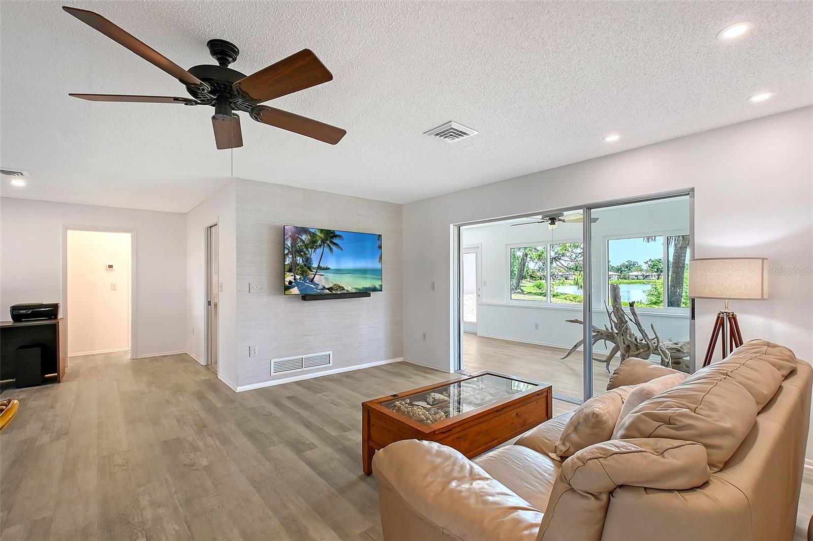 Image 13 of 54 For 415 Courbet Drive 415
