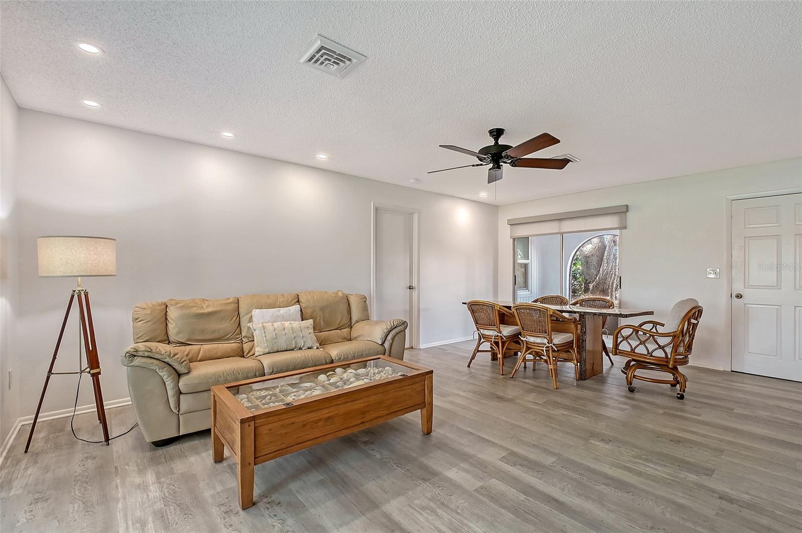 Image 15 of 54 For 415 Courbet Drive 415