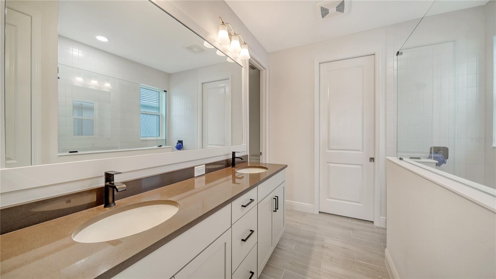 Image 13 of 57 For 8168 Sternway Road