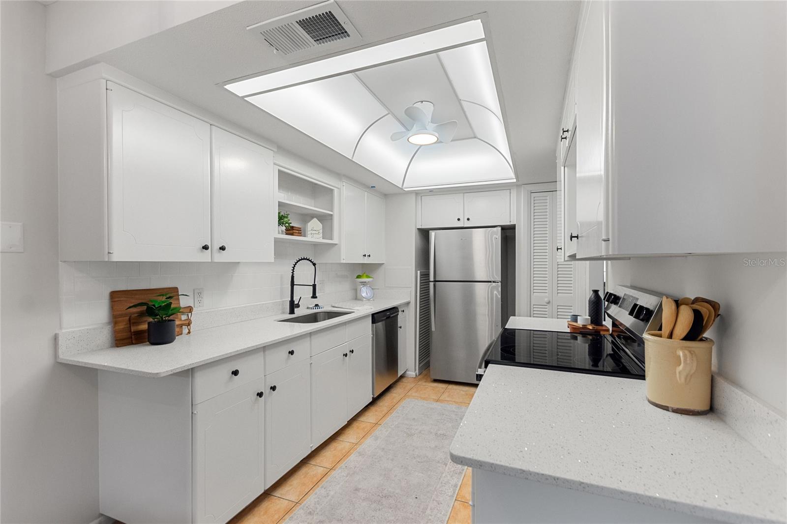 Image 10 of 46 For 2507 Beneva Road 2