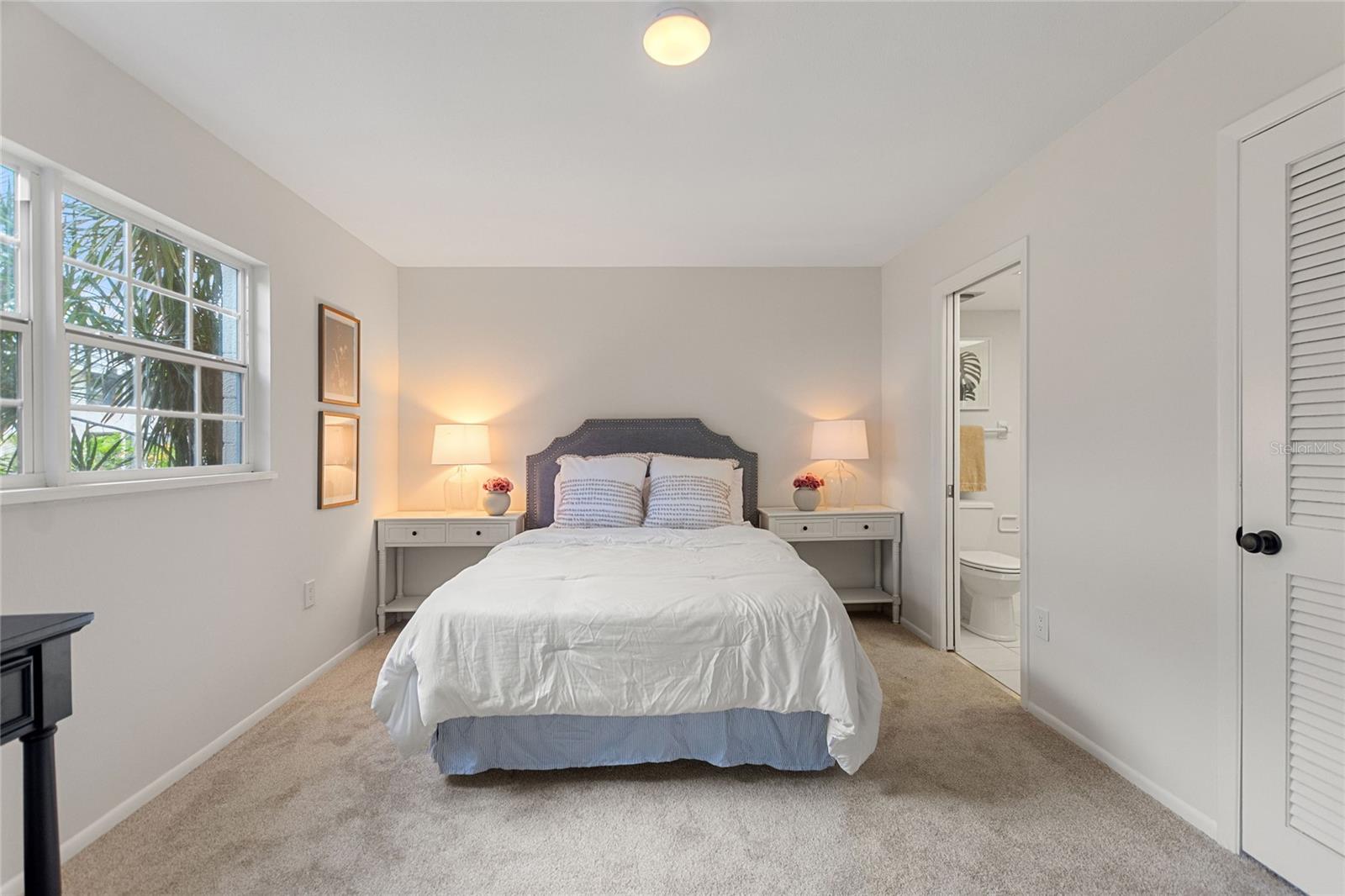 Image 18 of 46 For 2507 Beneva Road 2
