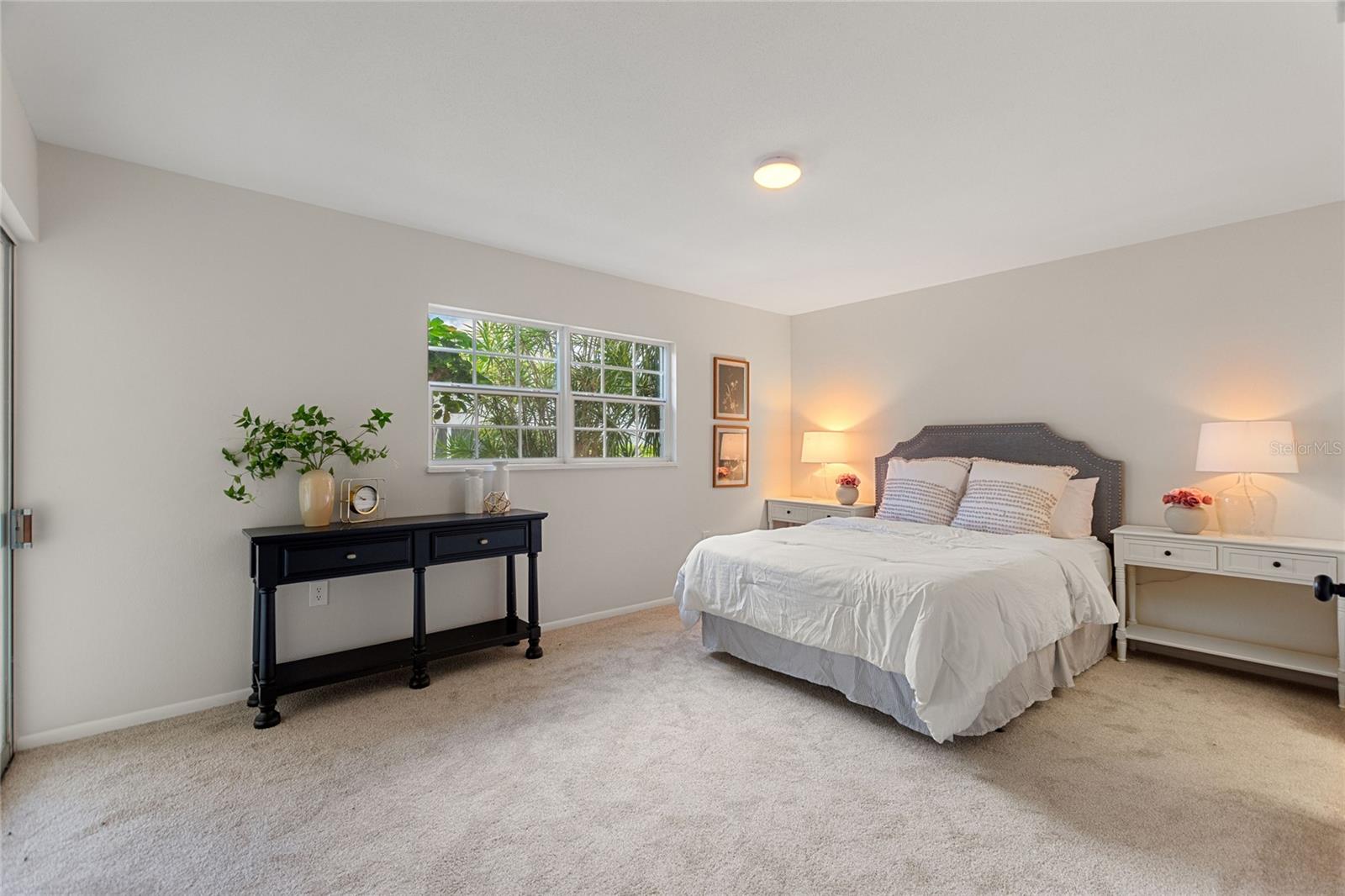 Image 19 of 46 For 2507 Beneva Road 2