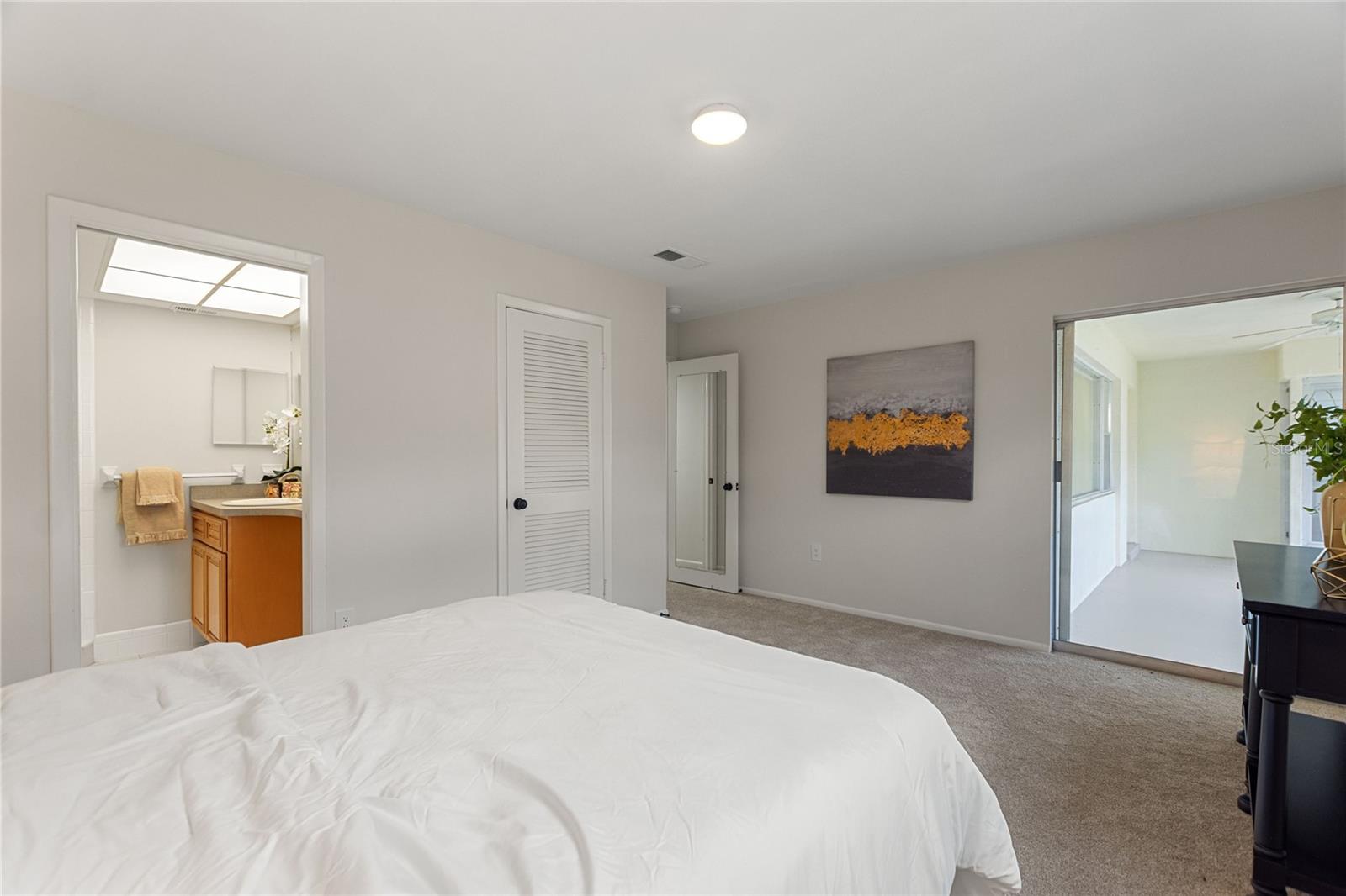 Image 20 of 46 For 2507 Beneva Road 2