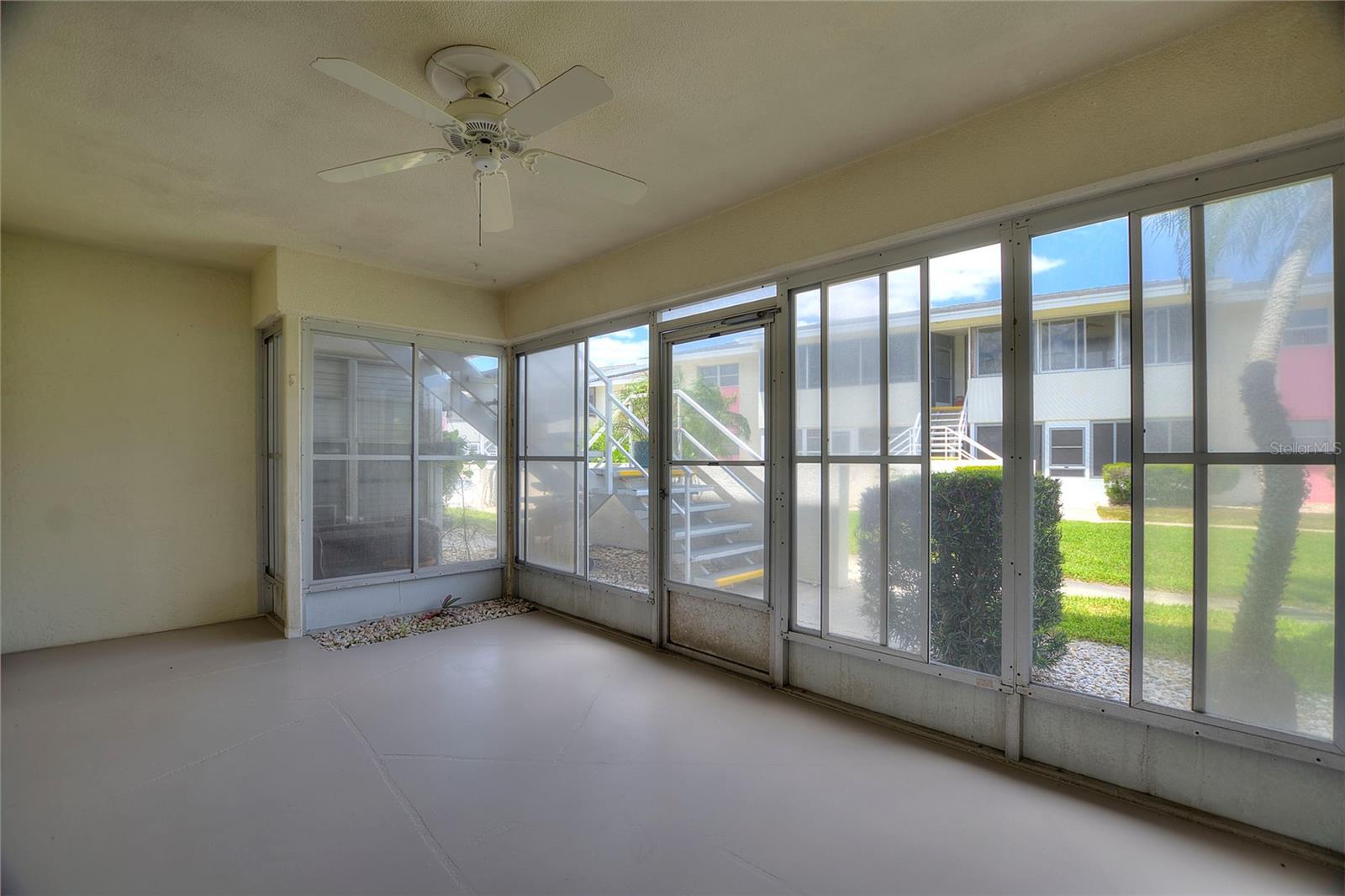 Image 27 of 46 For 2507 Beneva Road 2