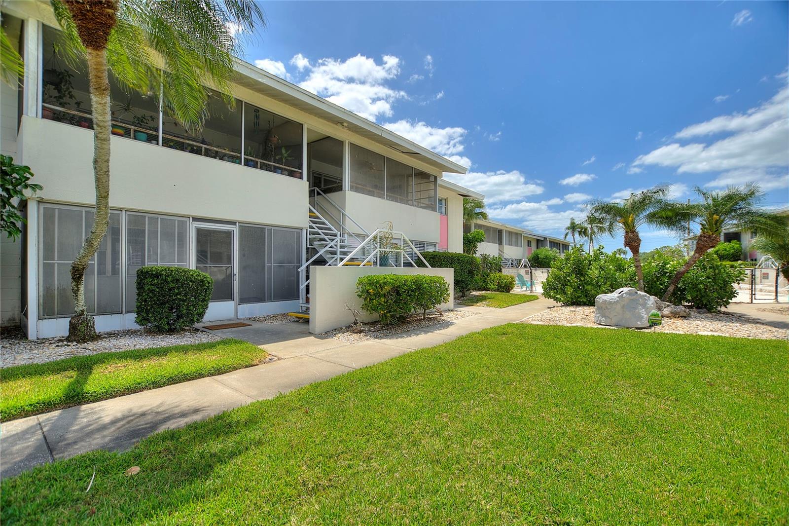 Image 31 of 46 For 2507 Beneva Road 2