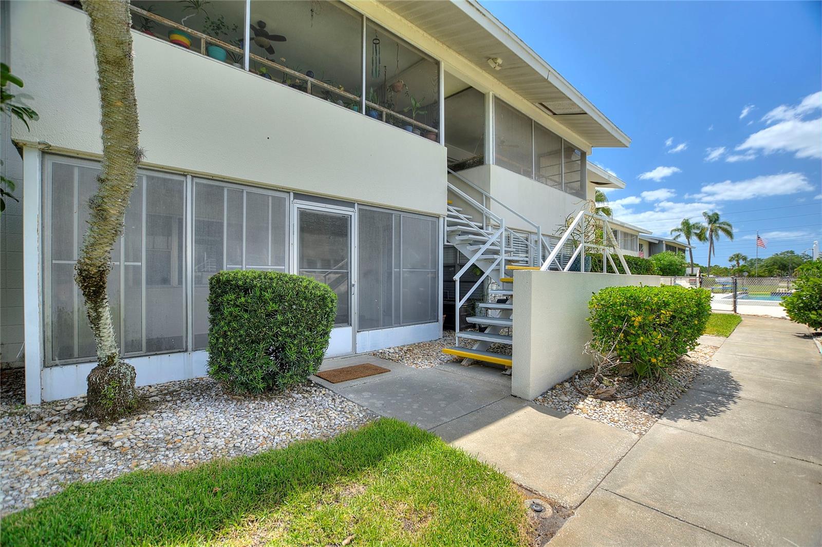 Image 32 of 46 For 2507 Beneva Road 2