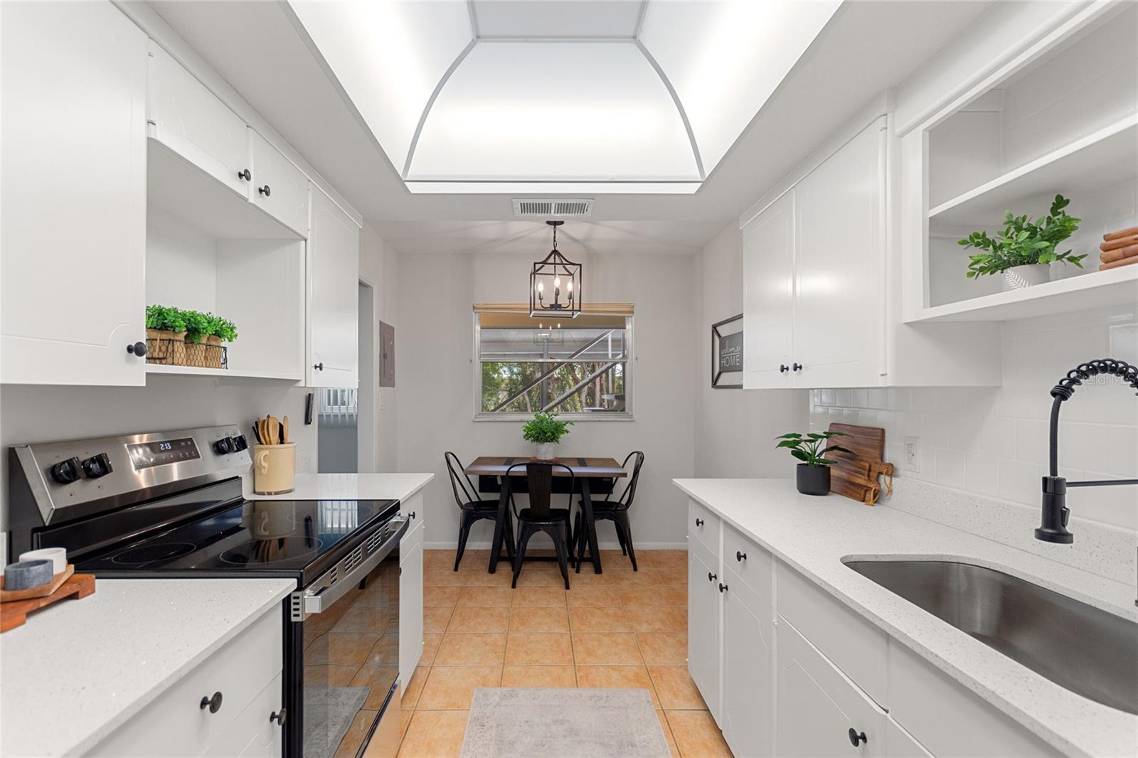 Image 6 of 46 For 2507 Beneva Road 2