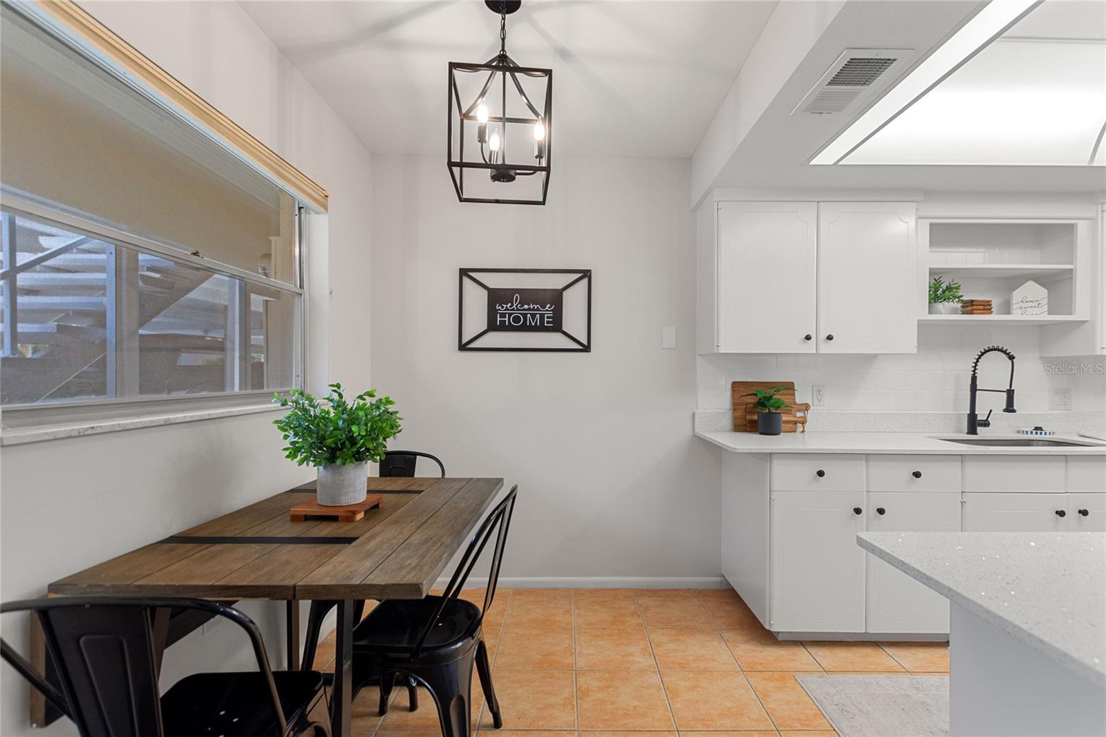 Image 7 of 46 For 2507 Beneva Road 2