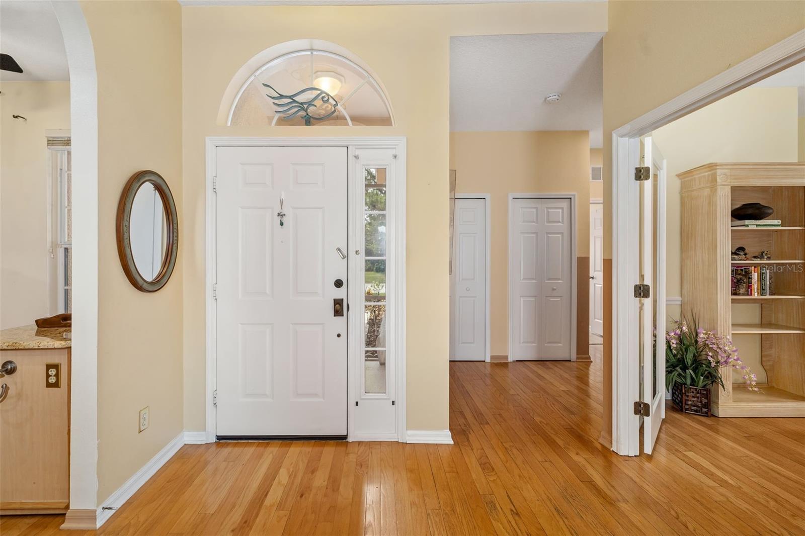 Image 10 of 47 For 370 Londonderry Drive