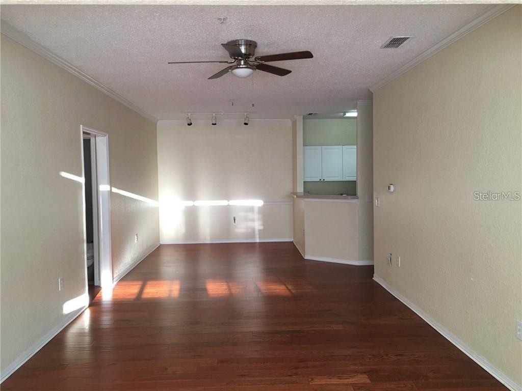 Image 3 of 12 For 18001 Richmond Place Drive 1222