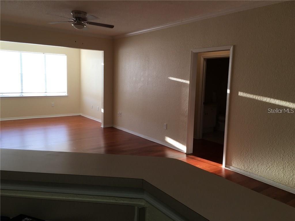 Image 4 of 12 For 18001 Richmond Place Drive 1222