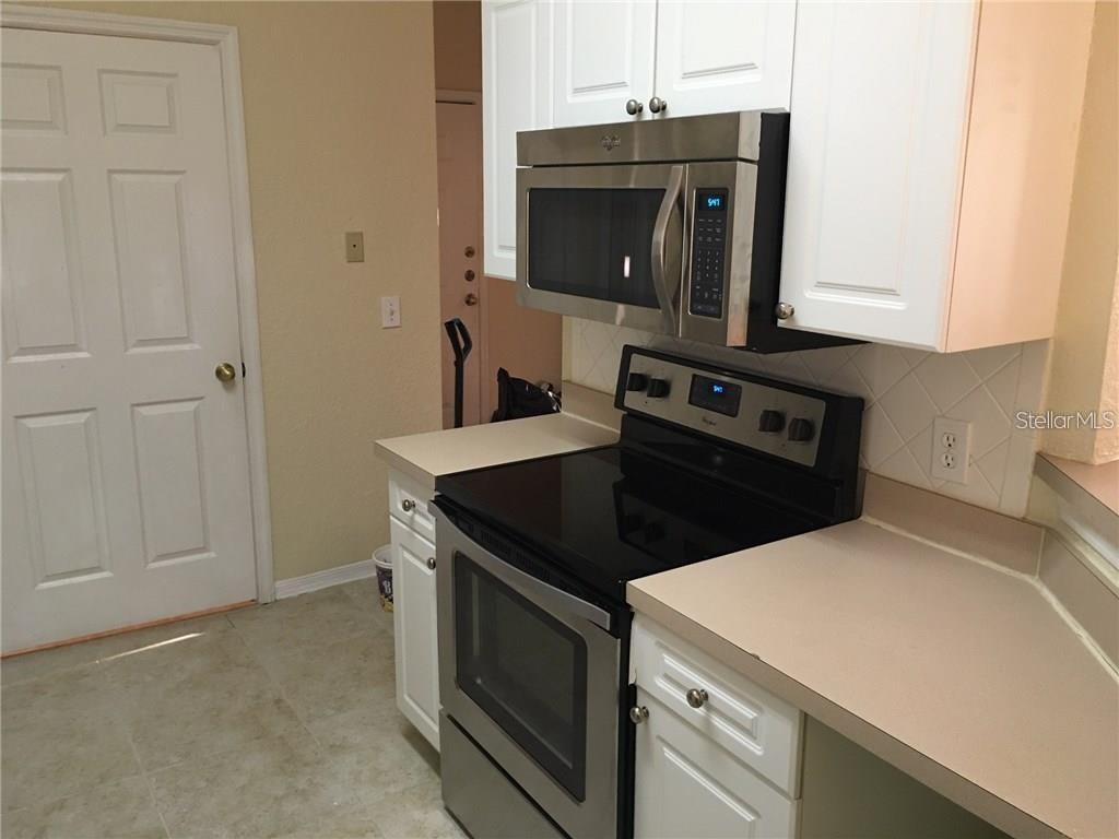 Image 5 of 12 For 18001 Richmond Place Drive 1222