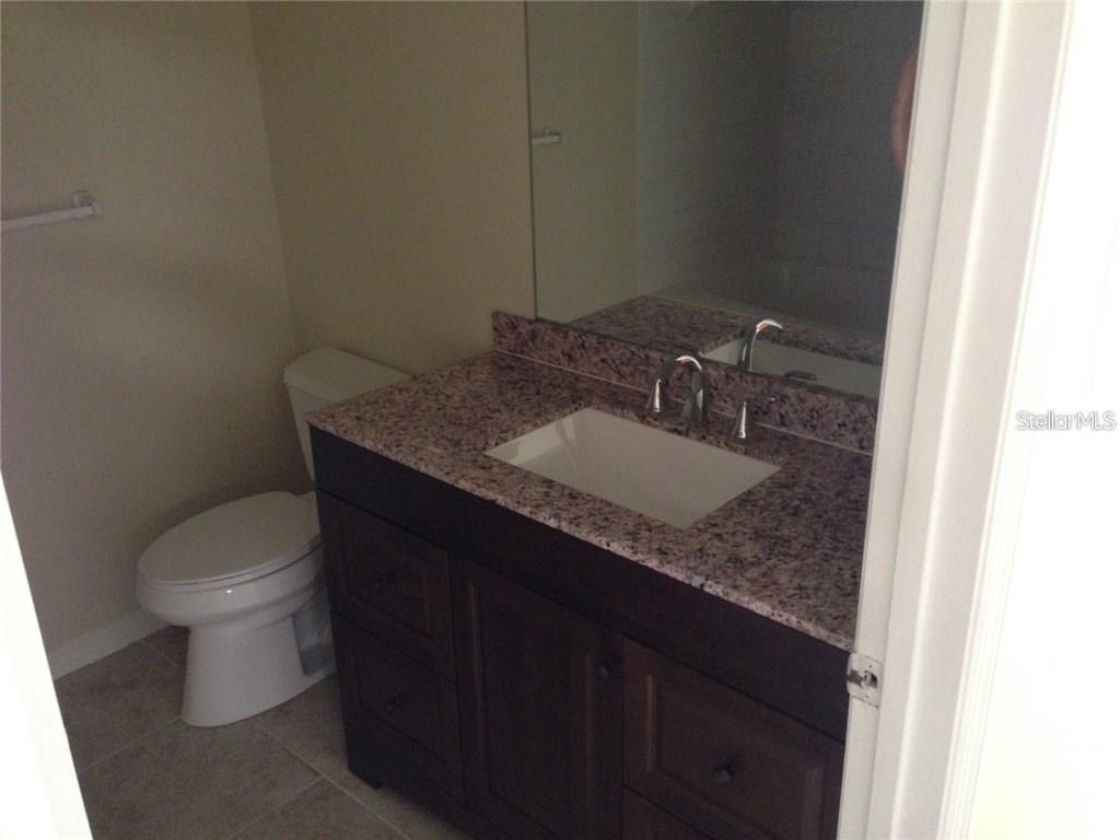 Image 6 of 12 For 18001 Richmond Place Drive 1222