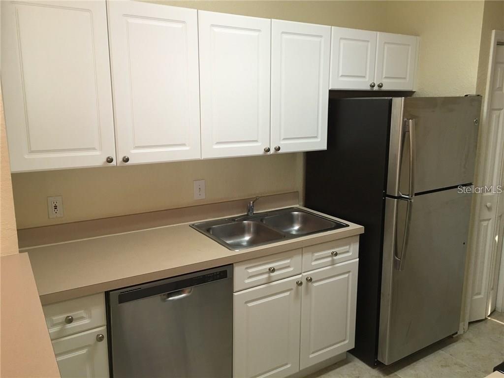 Image 7 of 12 For 18001 Richmond Place Drive 1222
