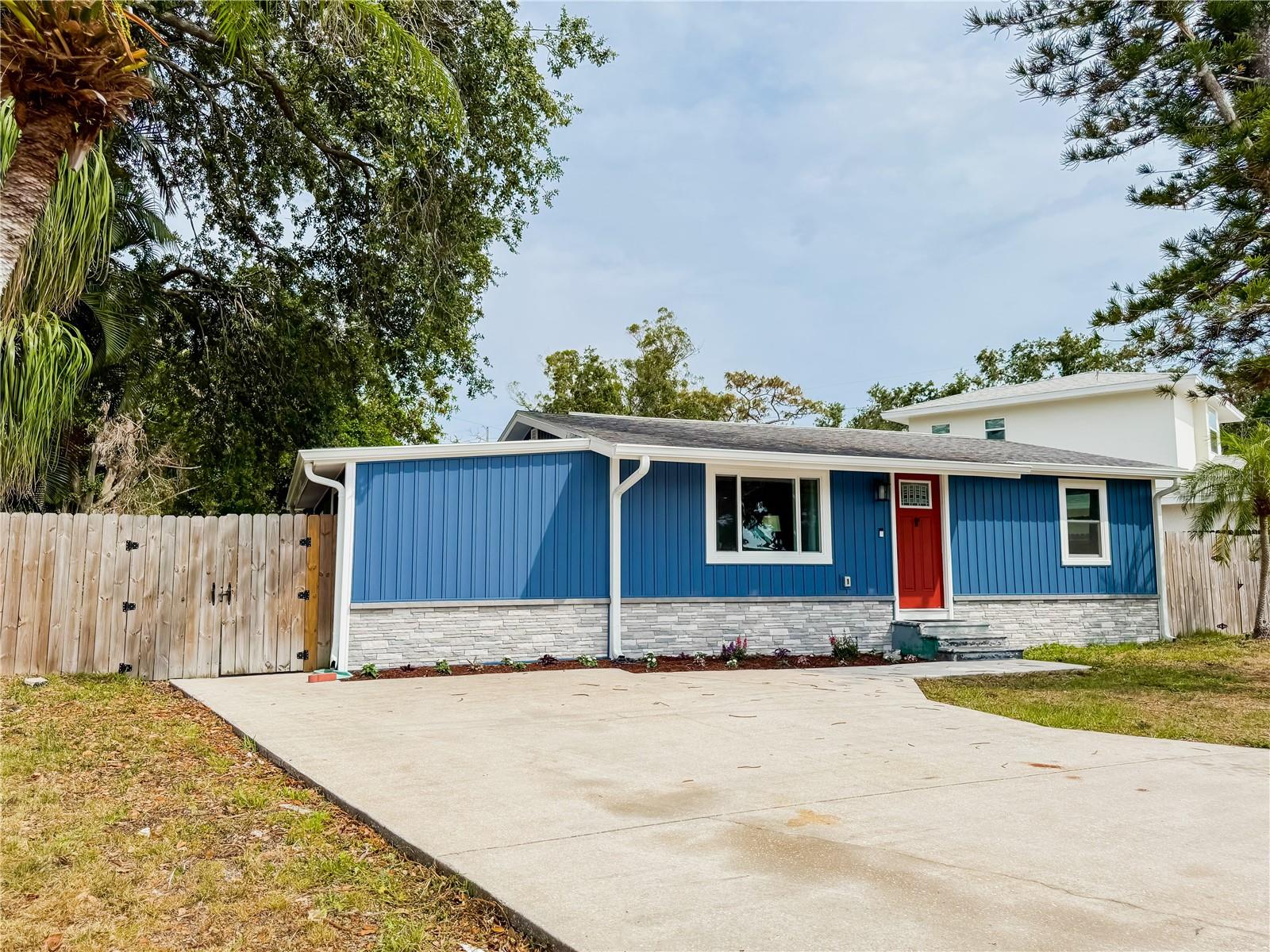 Image 4 of 36 For 5307 47th Street Court E
