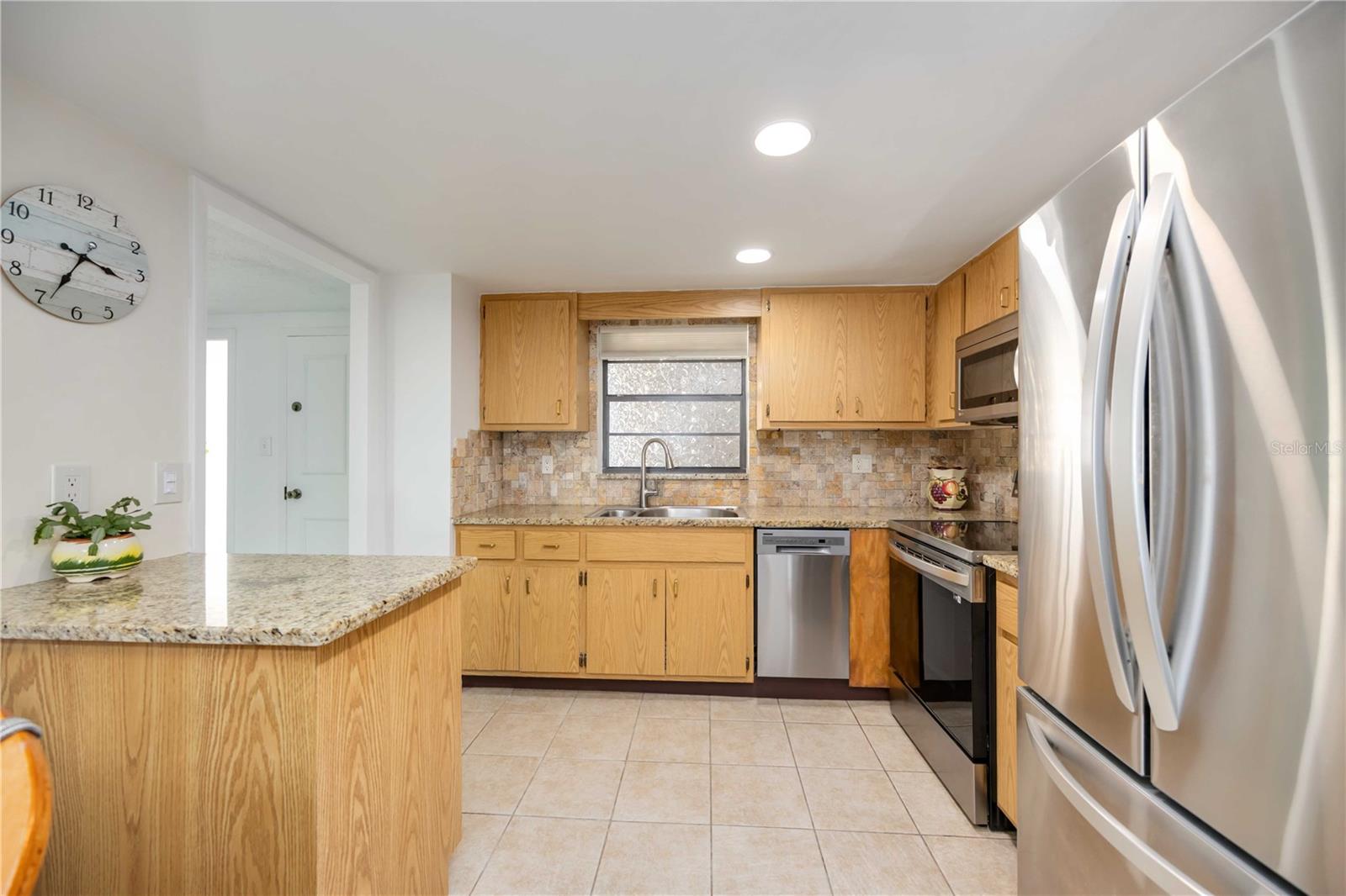 Image 7 of 62 For 1400 1st Avenue W 203