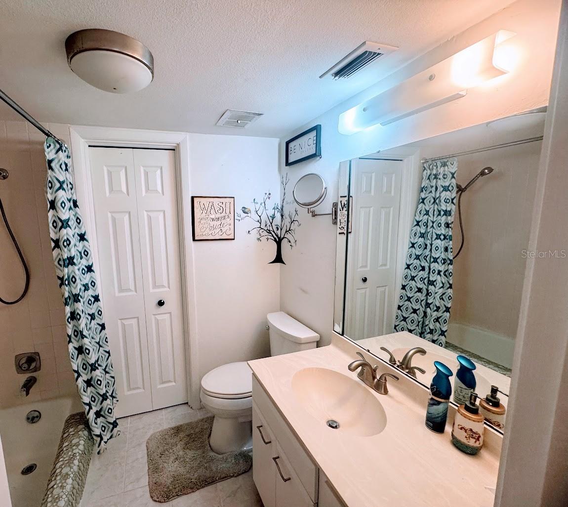 Image 16 of 17 For 647 Woodlawn Drive 647
