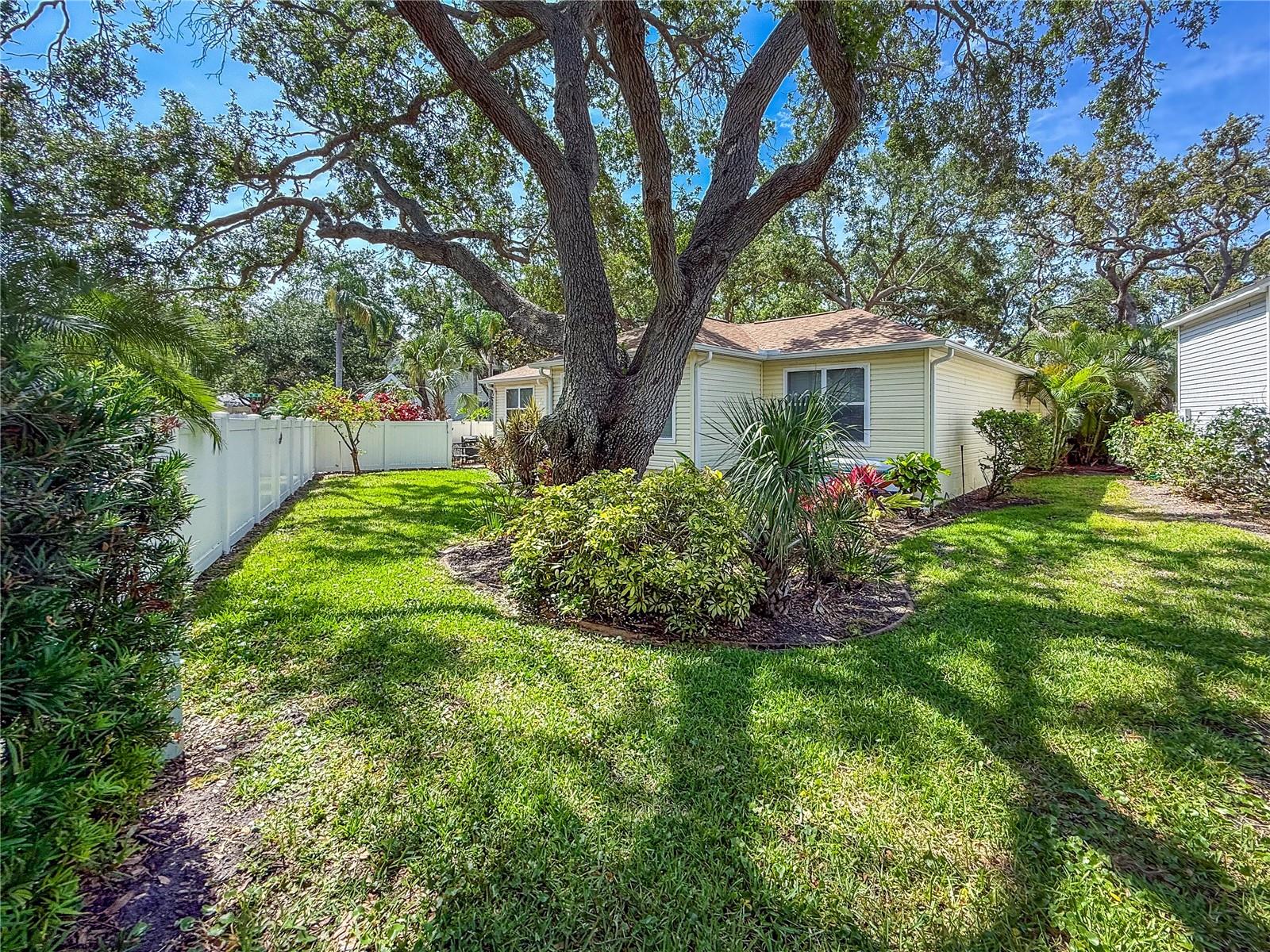 Image 44 of 57 For 6402 23rd Avenue Drive W