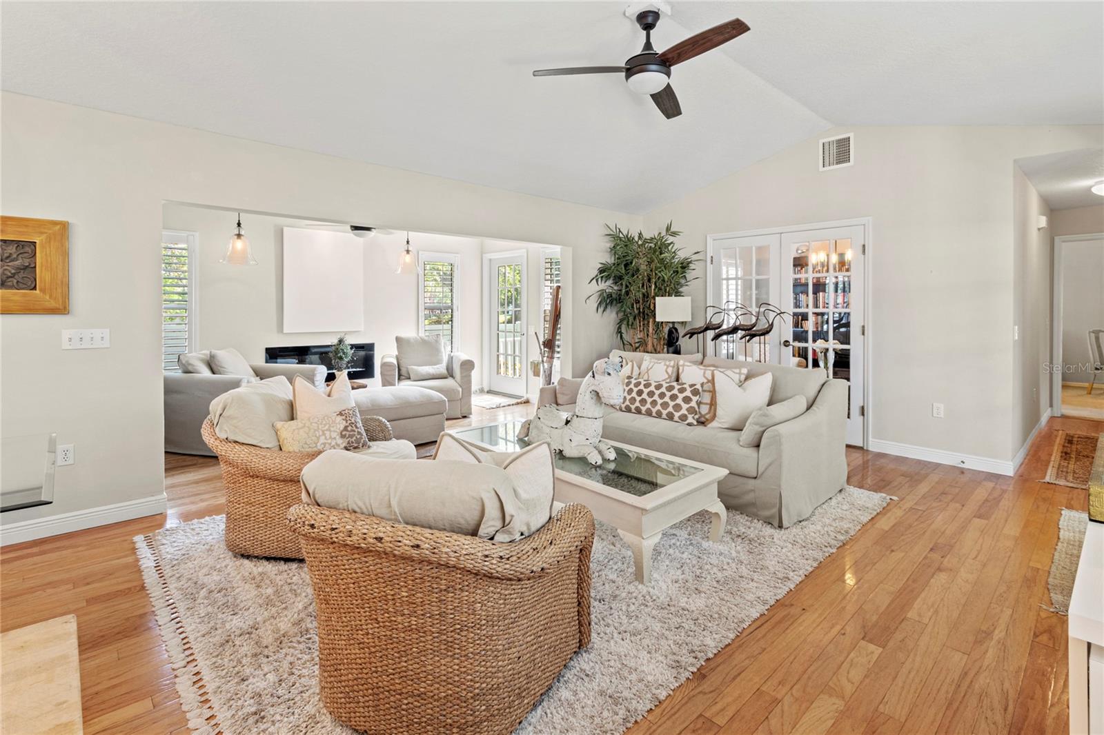 Image 7 of 57 For 6402 23rd Avenue Drive W