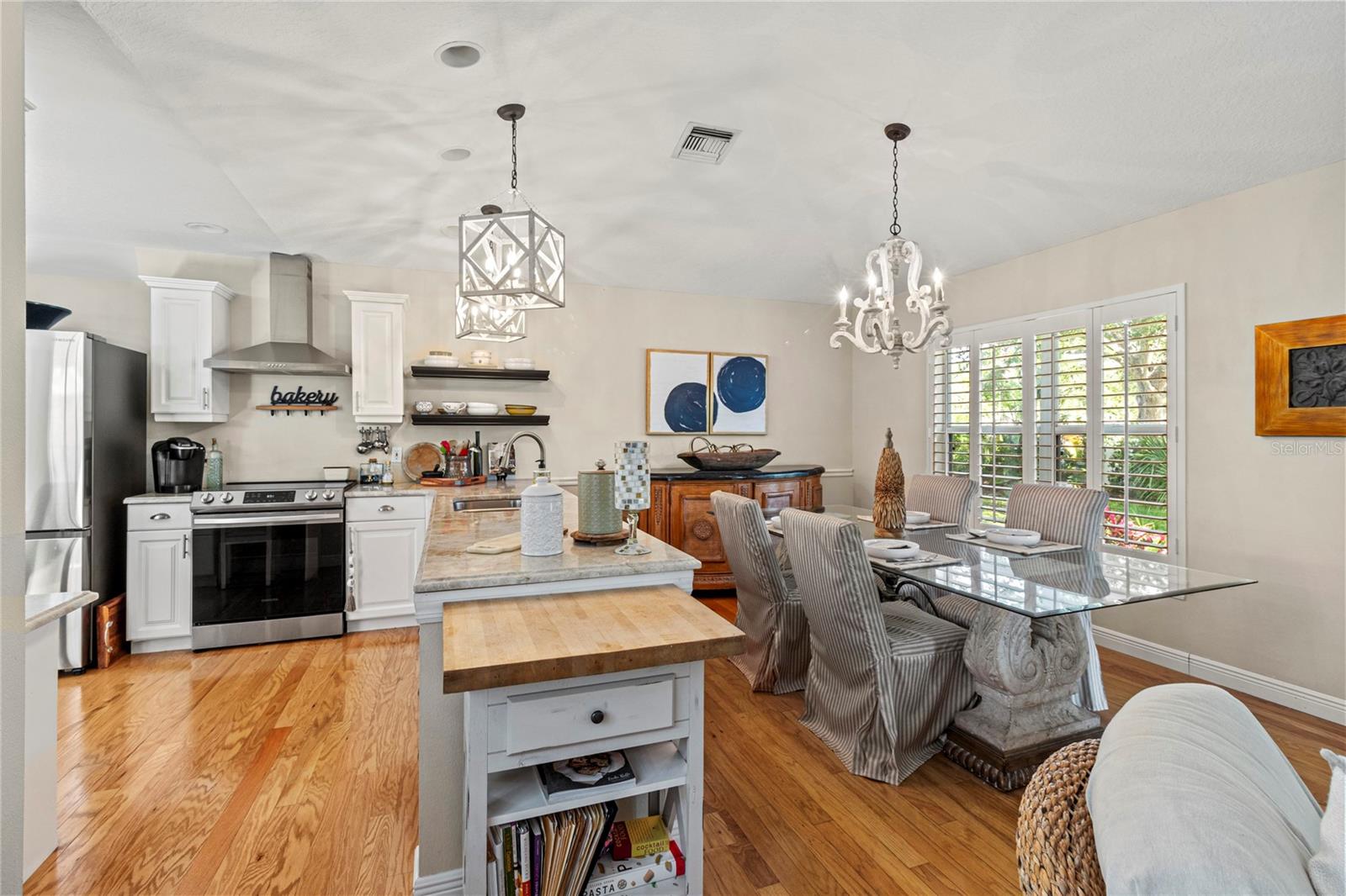 Image 9 of 57 For 6402 23rd Avenue Drive W
