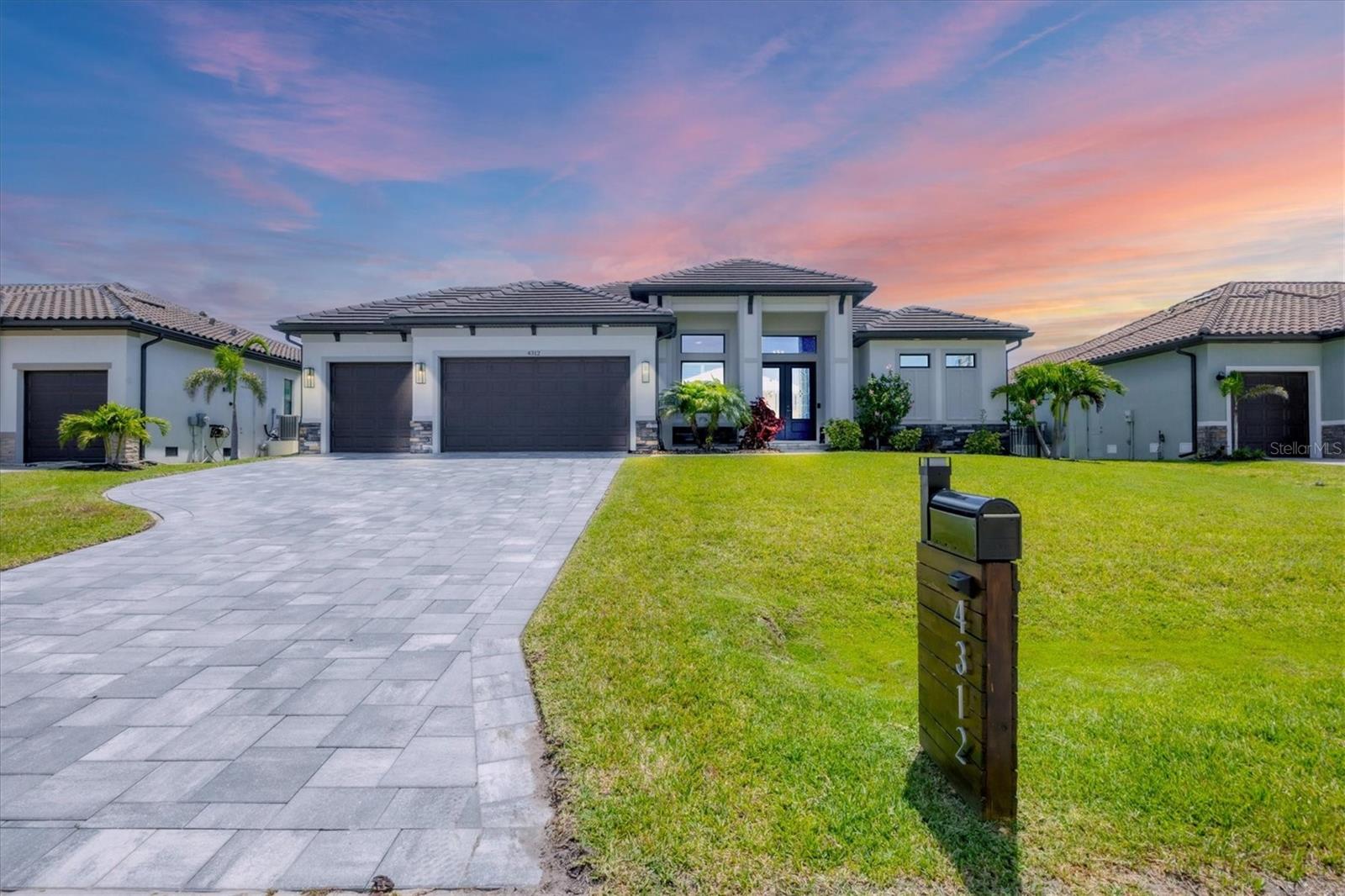 Image 3 of 56 For 4312 Vasco Street