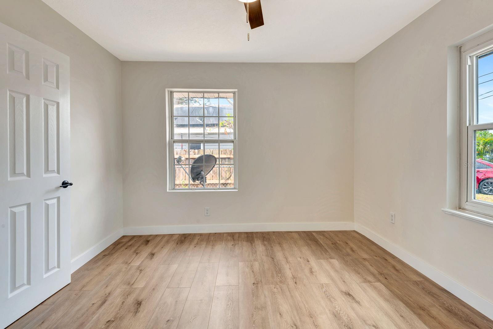 Image 14 of 54 For 609 25th Avenue W