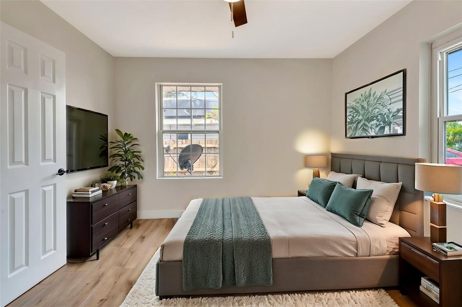 Image 15 of 54 For 609 25th Avenue W