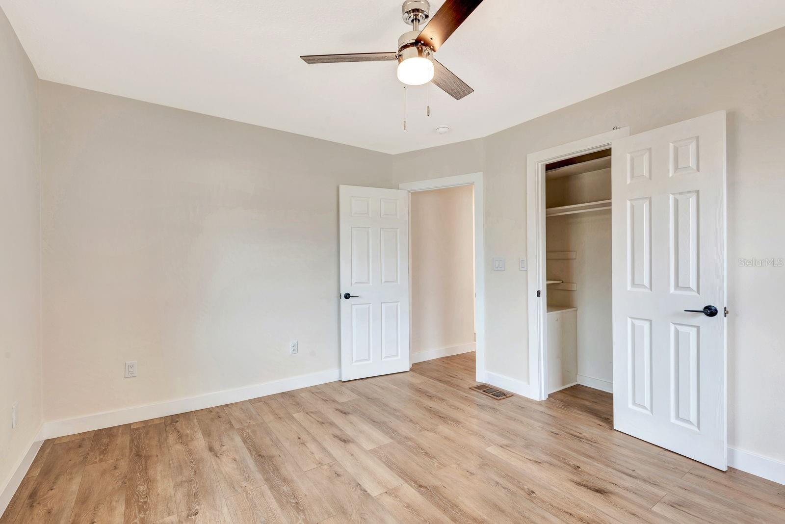 Image 17 of 54 For 609 25th Avenue W