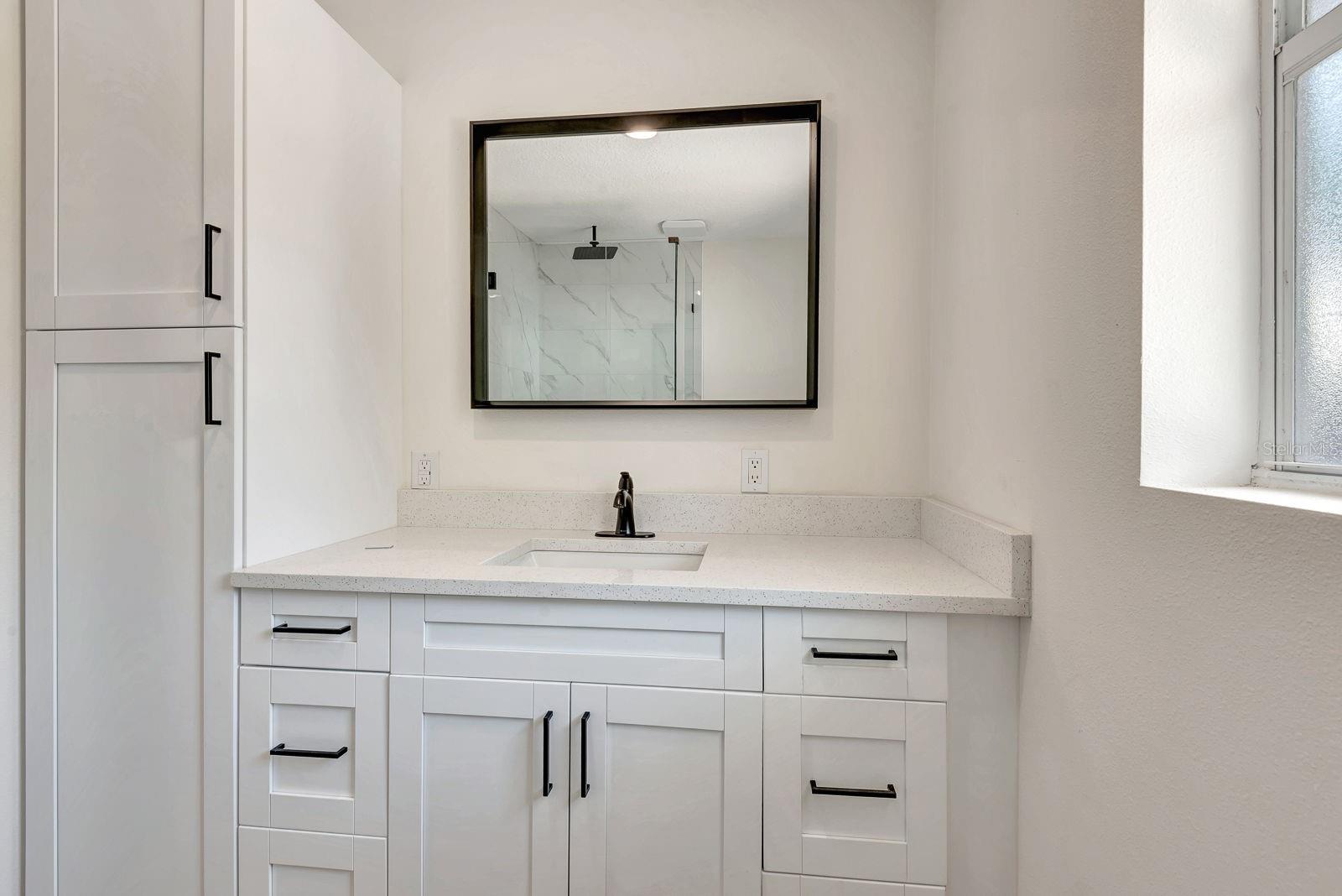 Image 20 of 54 For 609 25th Avenue W