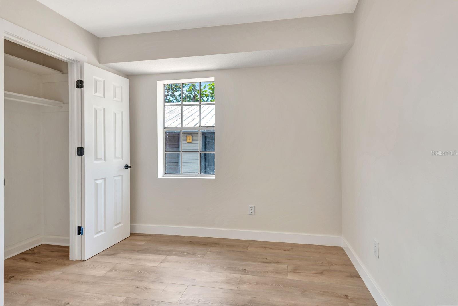 Image 31 of 54 For 609 25th Avenue W