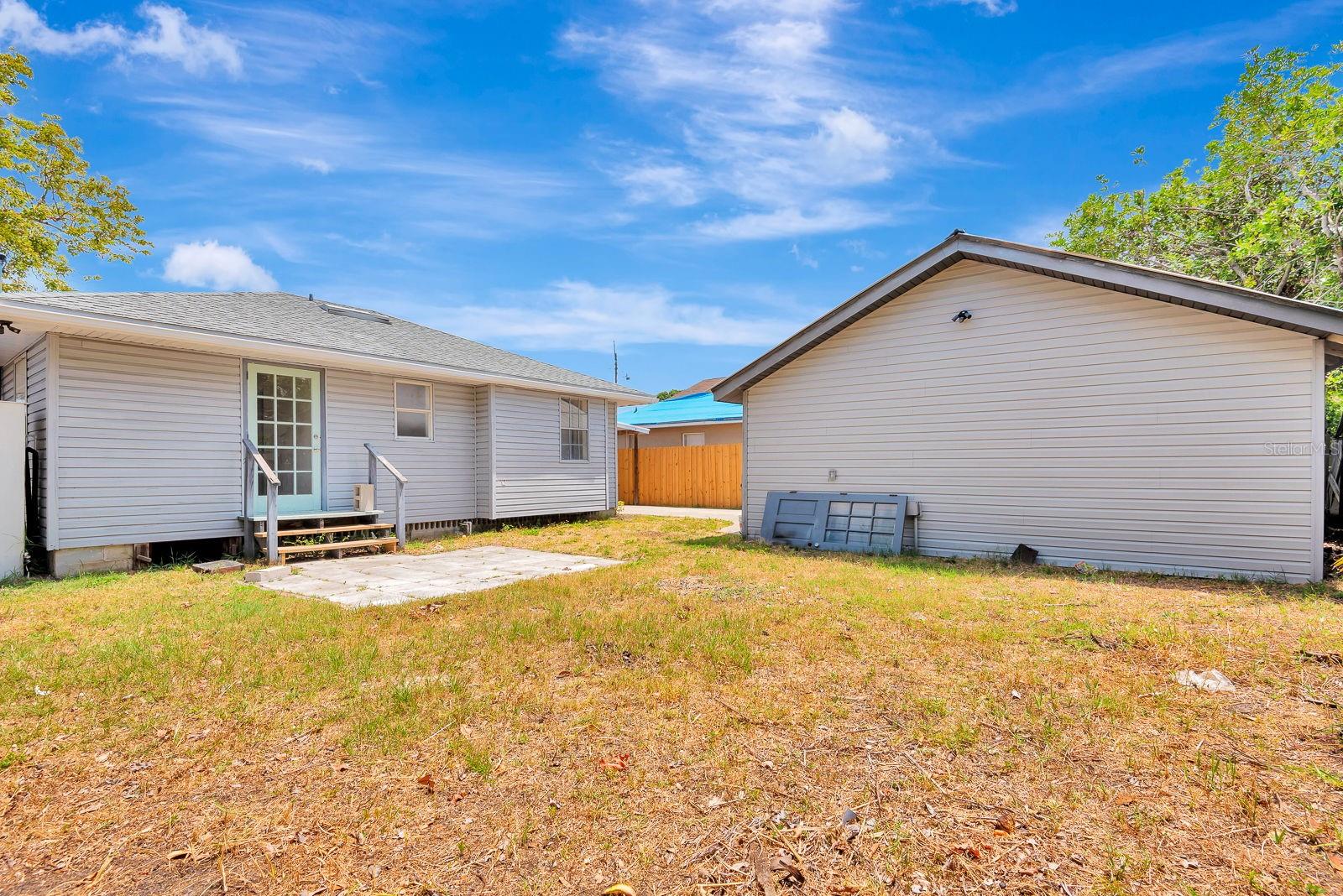 Image 36 of 54 For 609 25th Avenue W