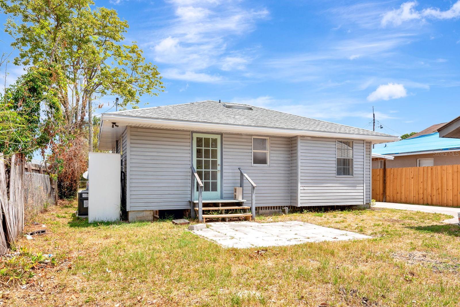 Image 37 of 54 For 609 25th Avenue W