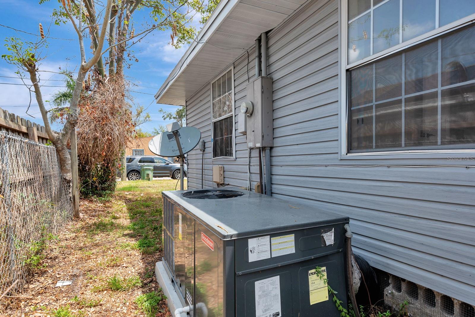 Image 39 of 54 For 609 25th Avenue W