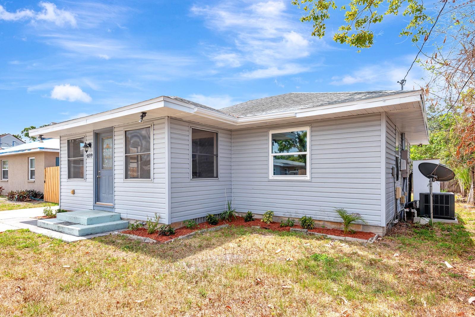 Image 40 of 54 For 609 25th Avenue W