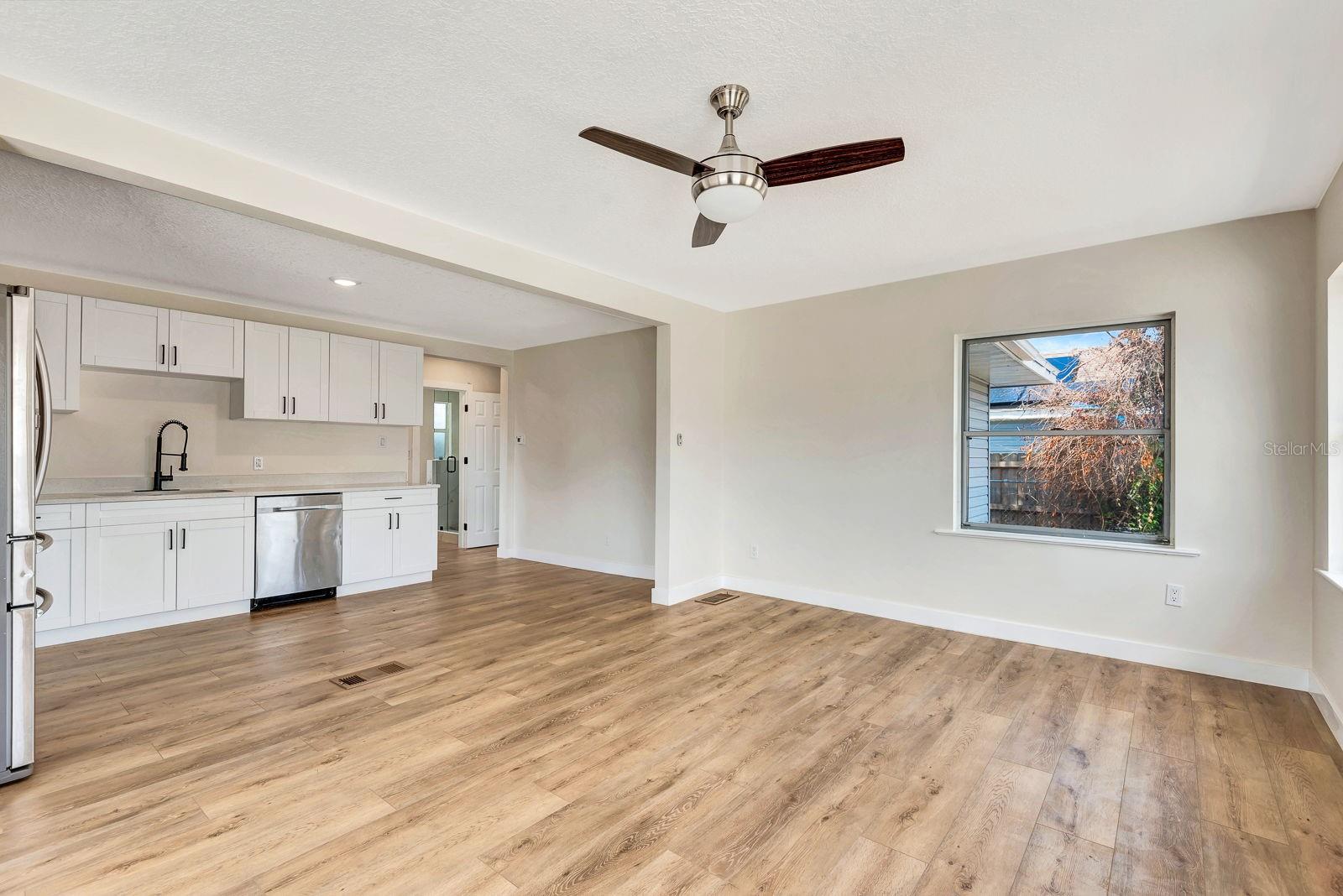 Image 6 of 54 For 609 25th Avenue W