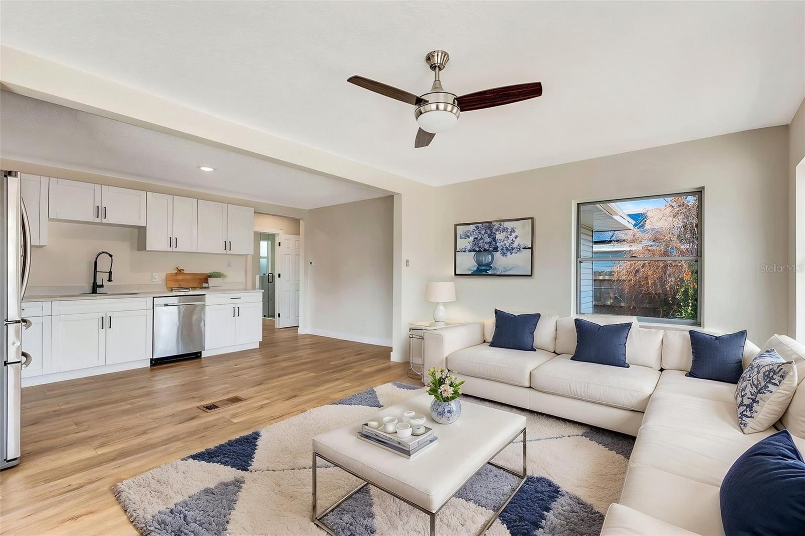 Image 7 of 54 For 609 25th Avenue W