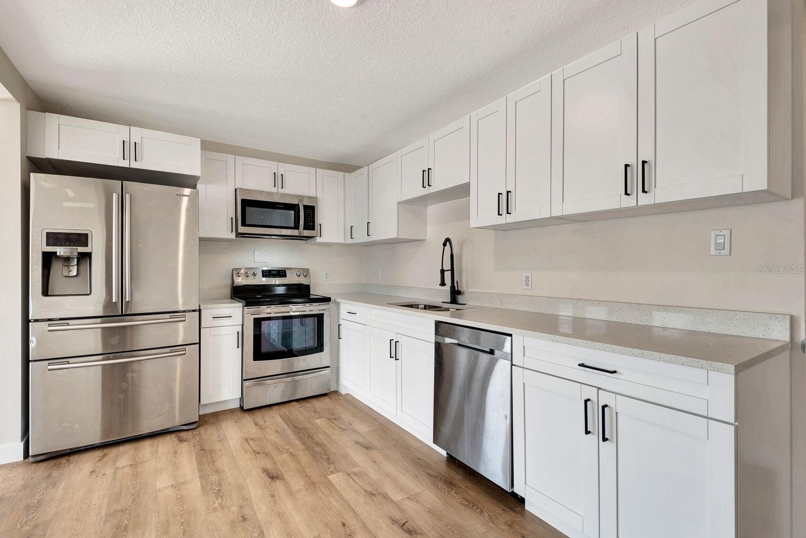 Image 8 of 54 For 609 25th Avenue W