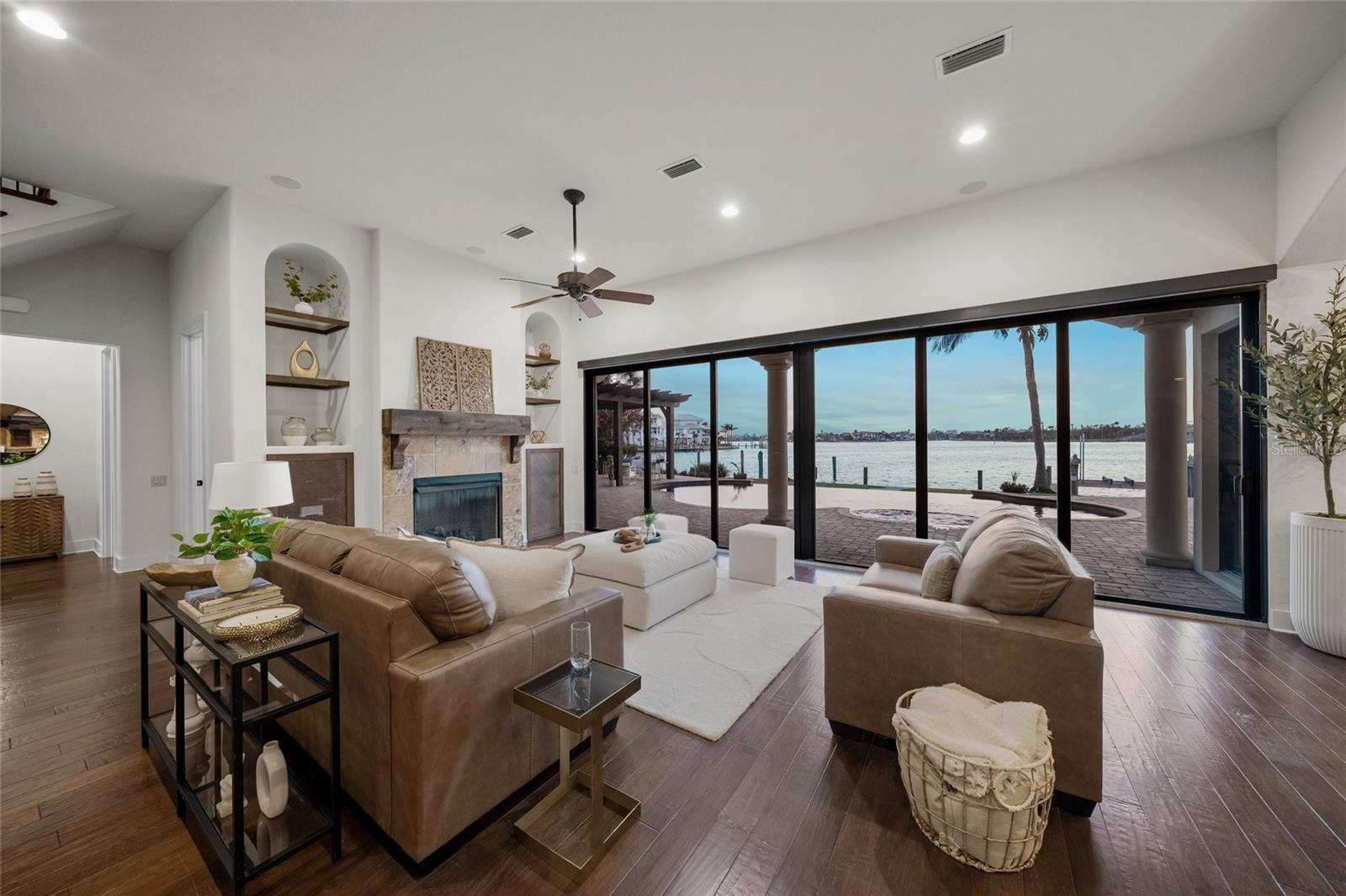 Image 69 of 97 For 3576 San Remo Terrace