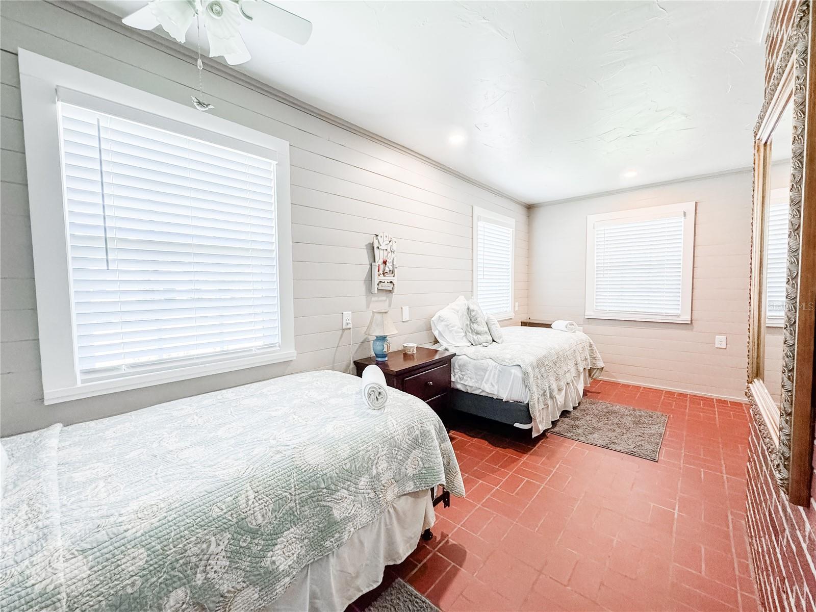 Image 27 of 55 For 708 32nd Street W
