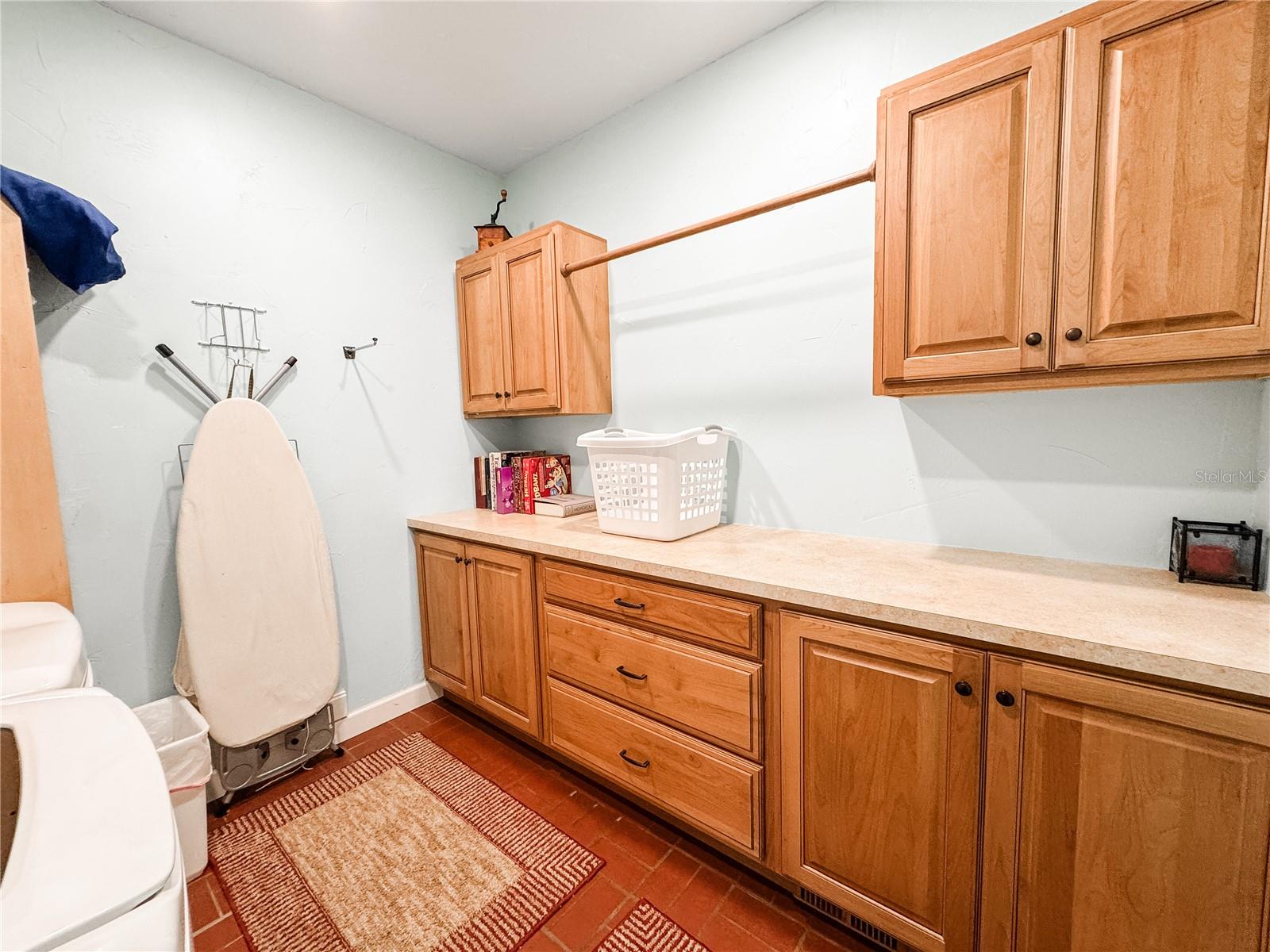 Image 44 of 55 For 708 32nd Street W