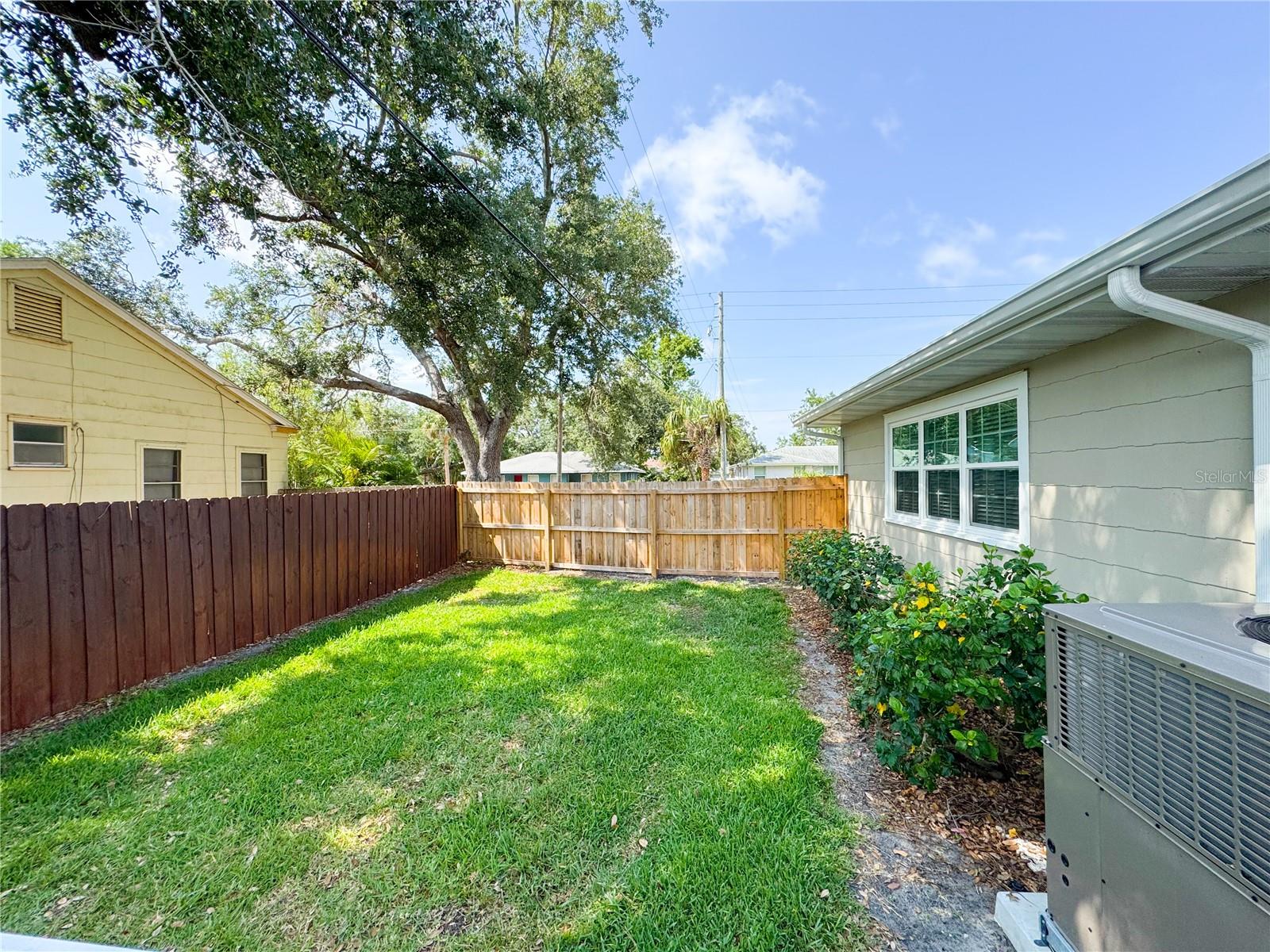 Image 47 of 55 For 708 32nd Street W